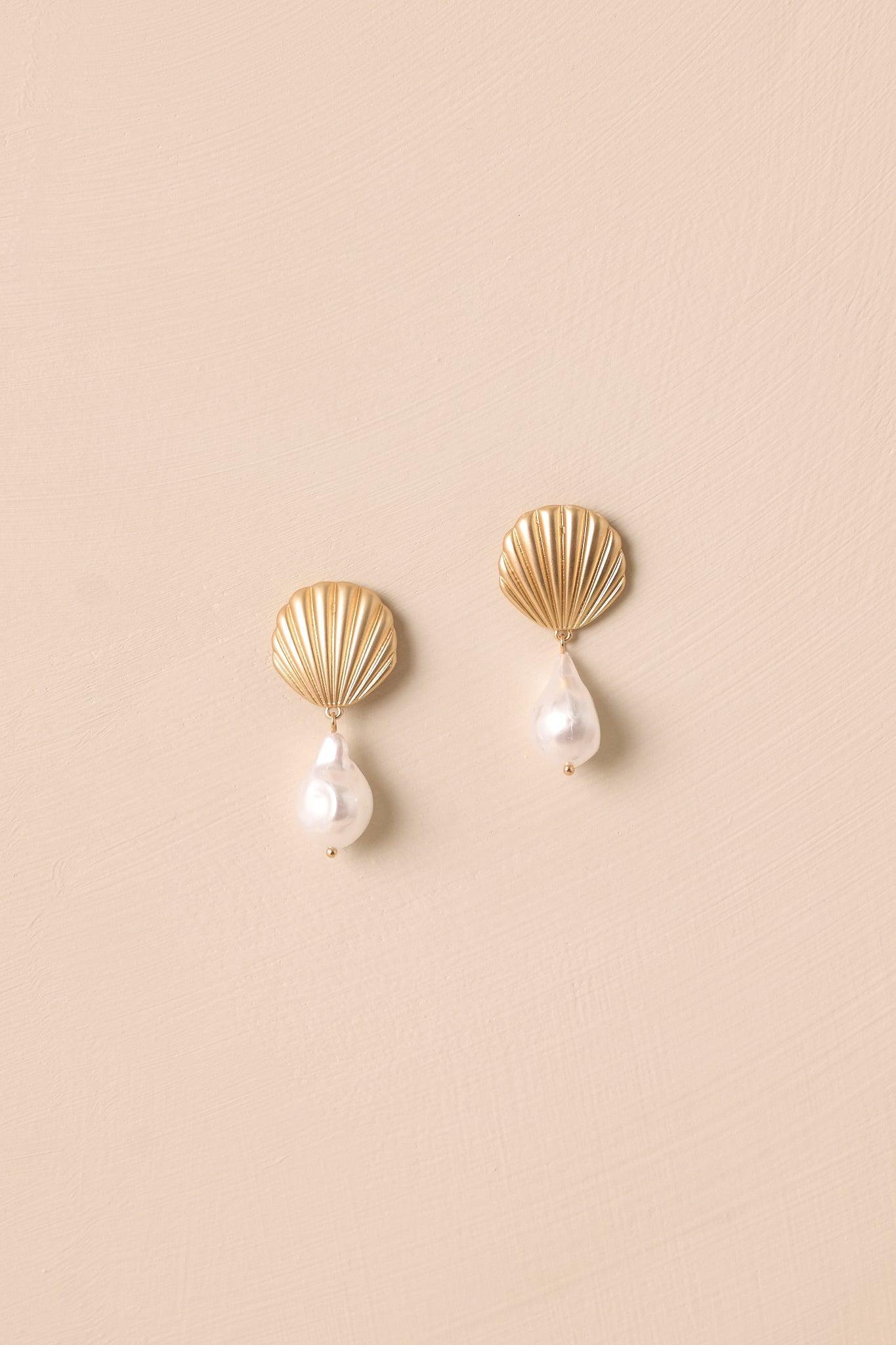 Seashell Sonata Gold and Ivory Pearl Earrings Product Image