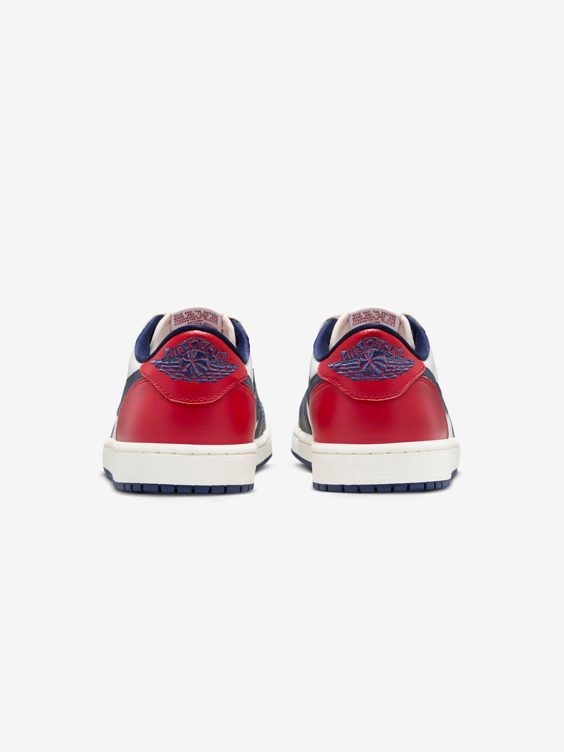 AIR JORDAN 1 RETRO LOW OG (SUMMIT WHITE/GYM RED-MIDNIGHT NAVY) Product Image