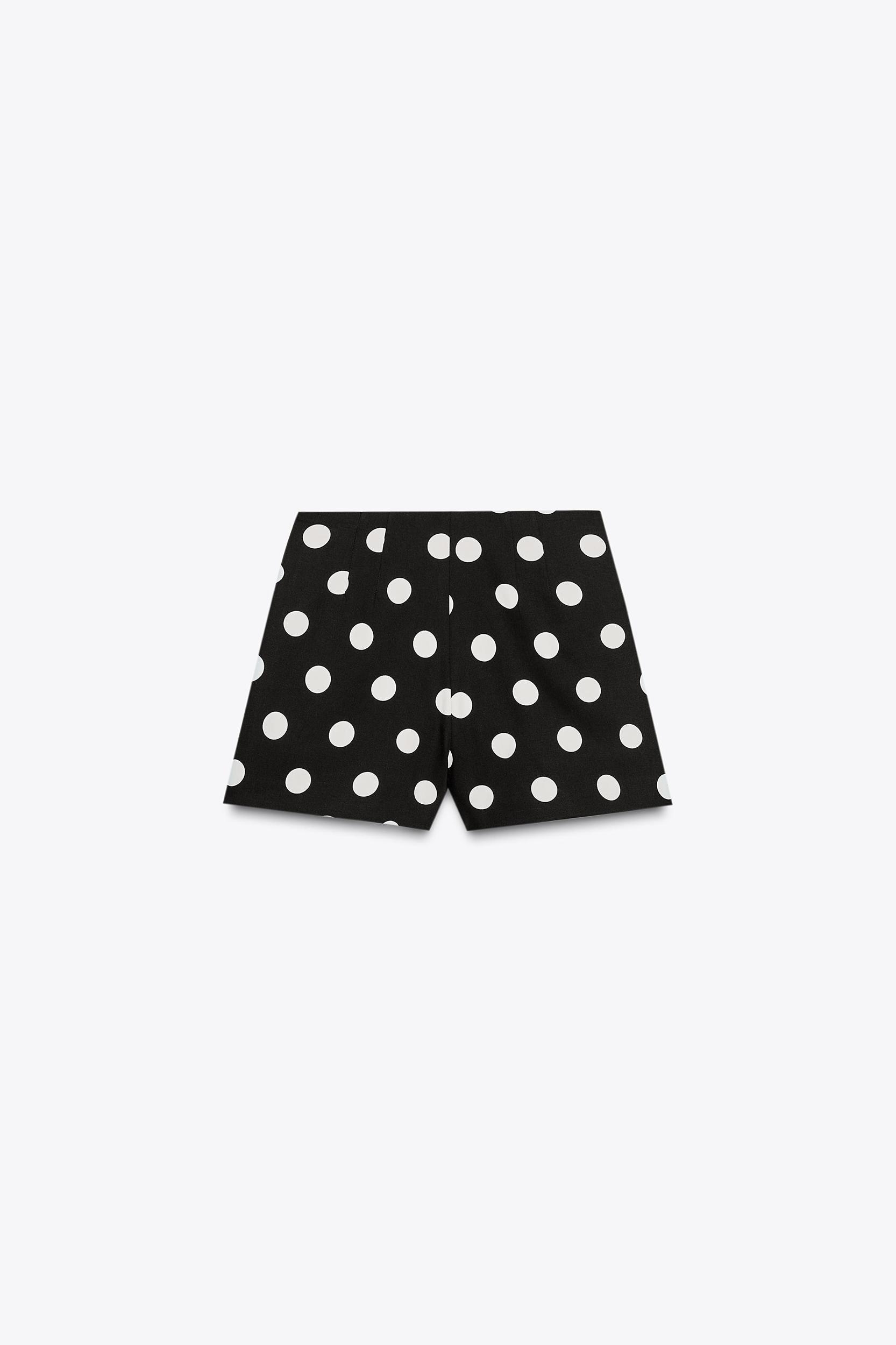 HIGH-WAISTED SHORTS Product Image
