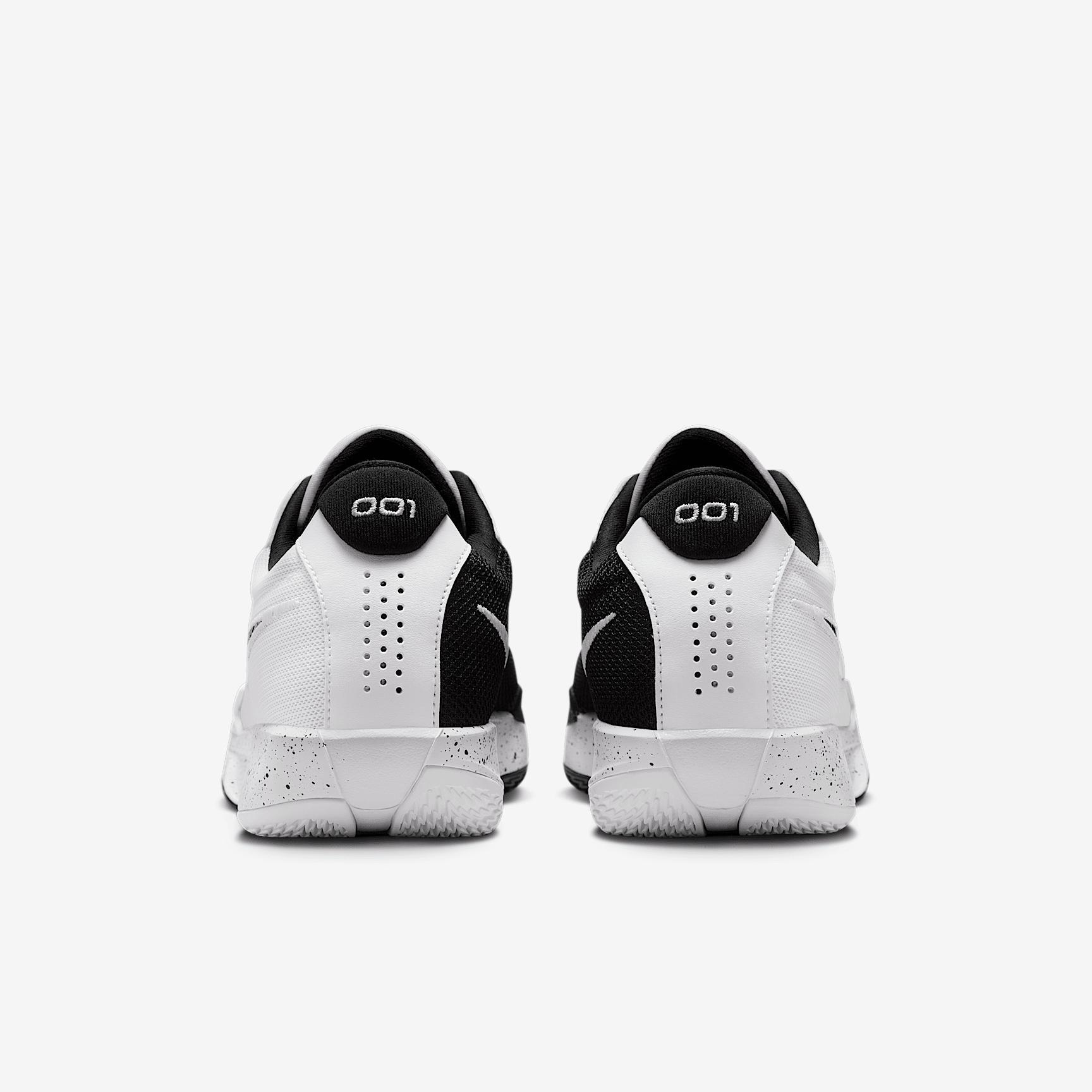 Nike Men's G.T. Cut Academy Basketball Shoes Product Image