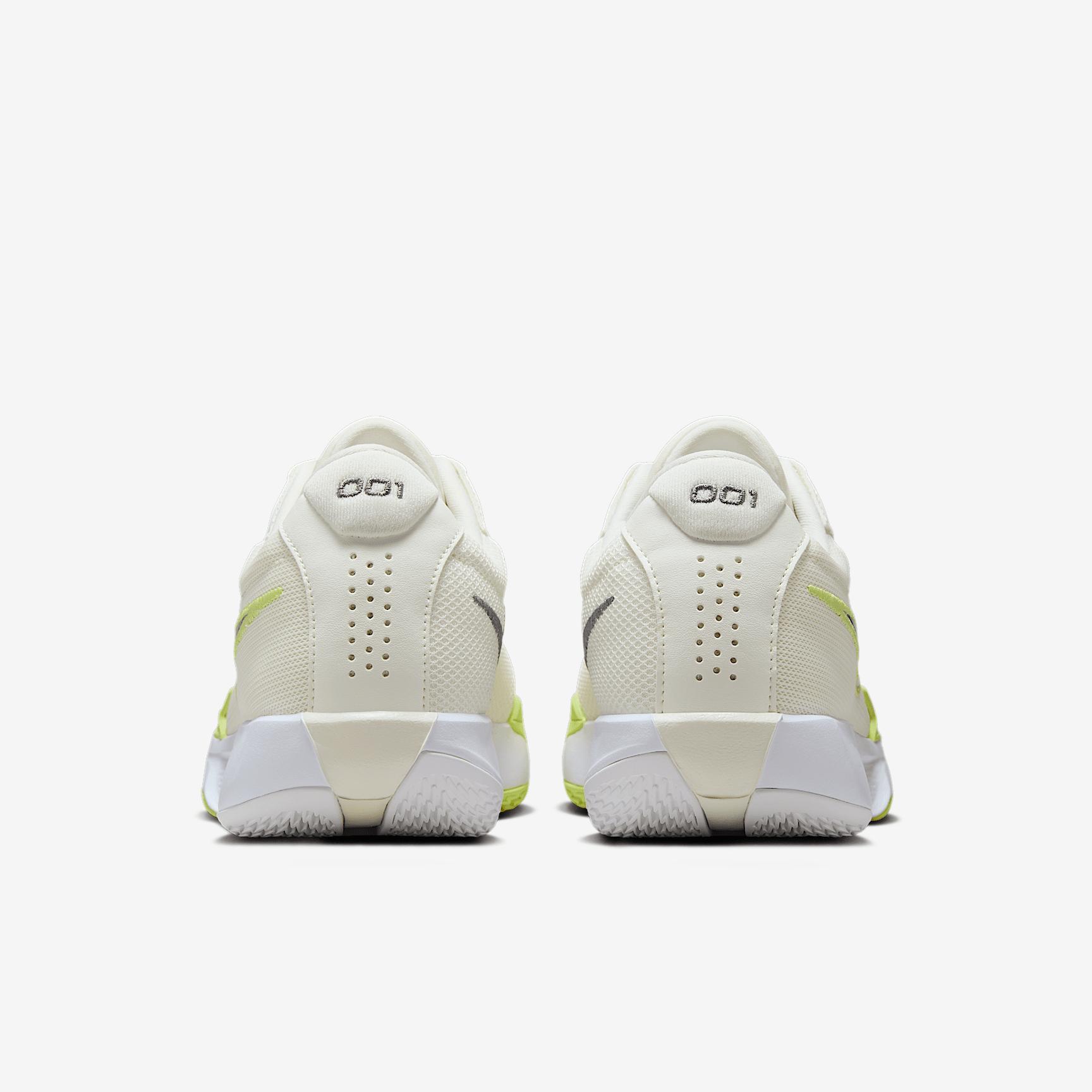 Nike Men's G.T. Cut Academy Basketball Shoes Product Image