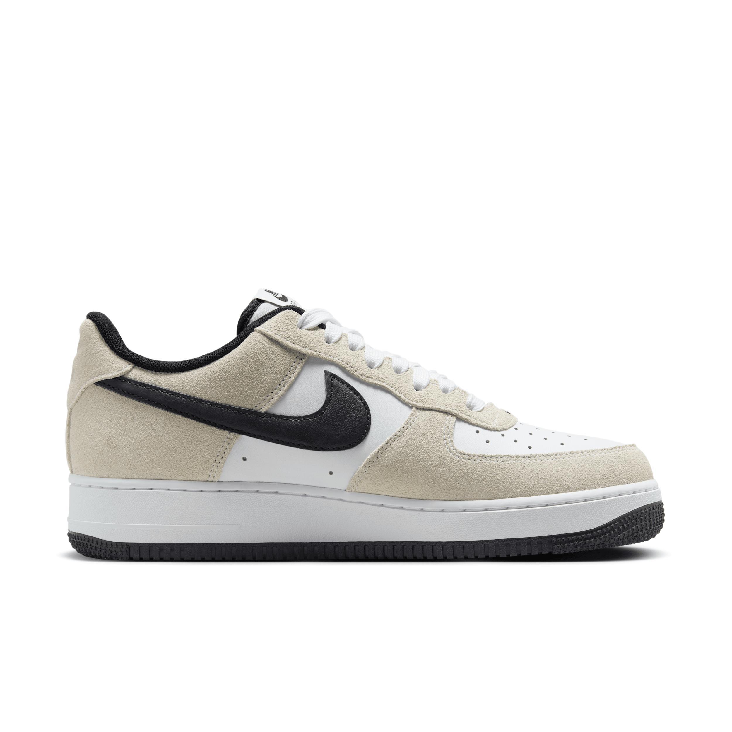 Nike Men's Air Force 1 '07 LV8 Shoes Product Image