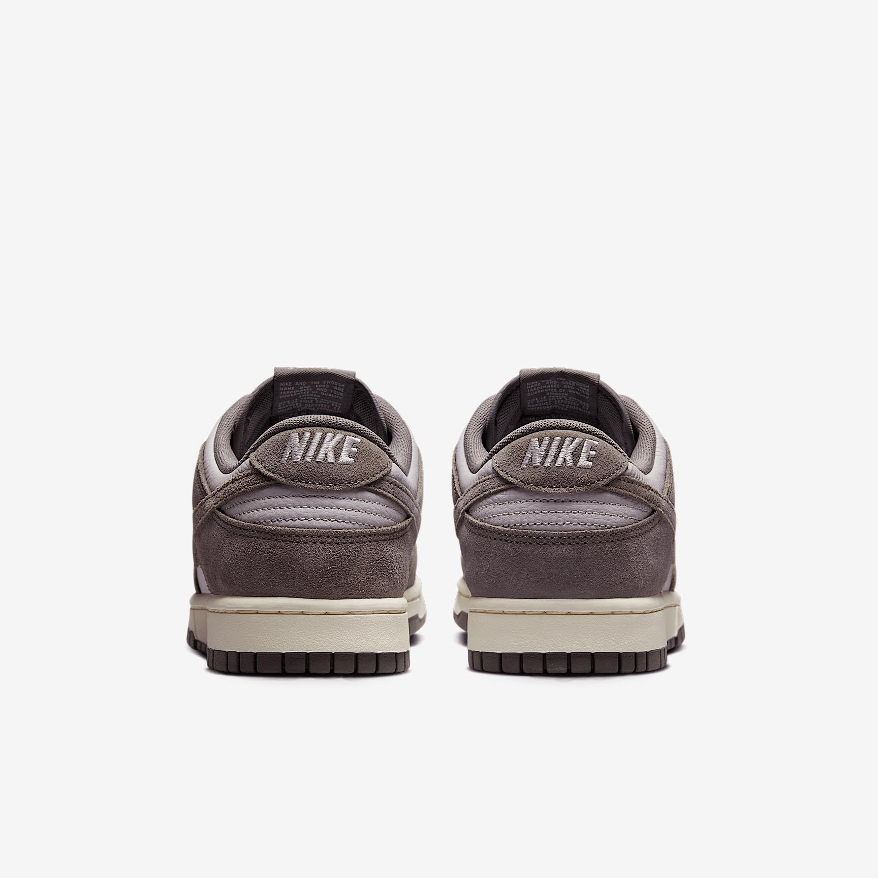 Nike Men's Dunk Low Retro SE Leather/Suede Shoes Product Image