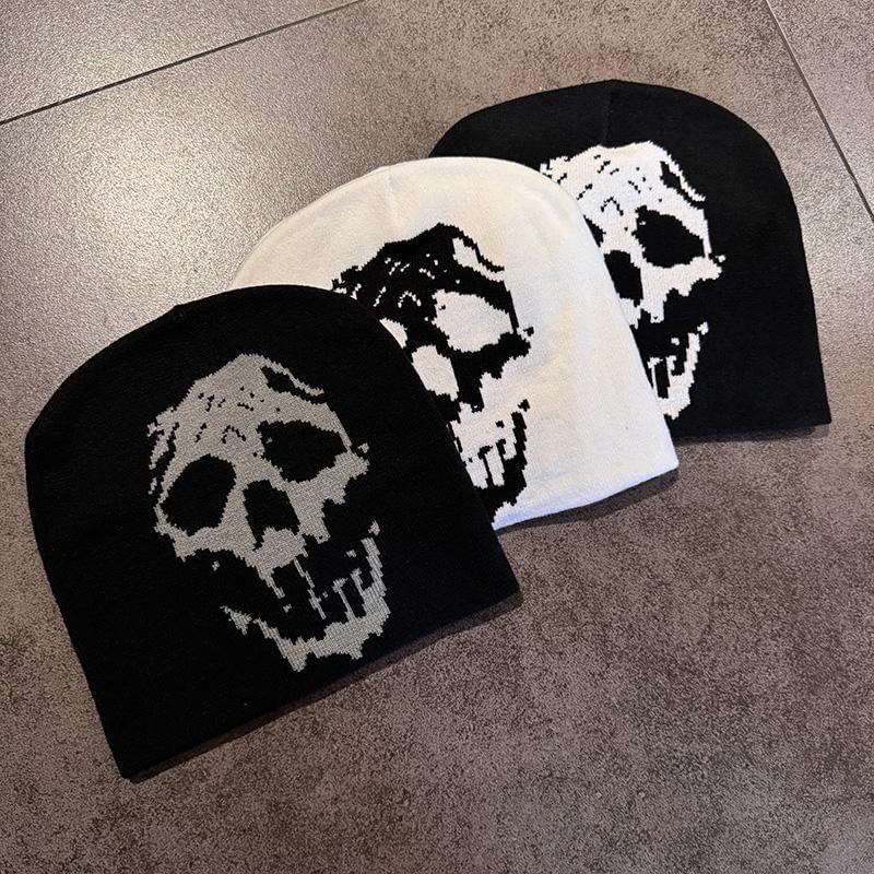 Skull Print Knit Beanie Product Image