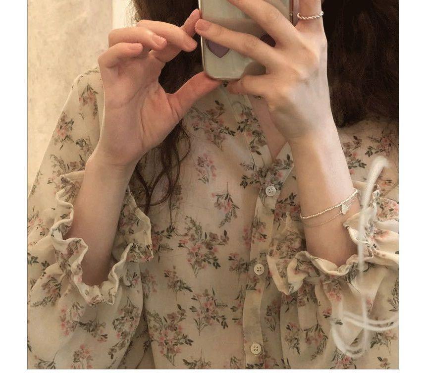 Long-Sleeve V-Neck Floral Blouse Product Image