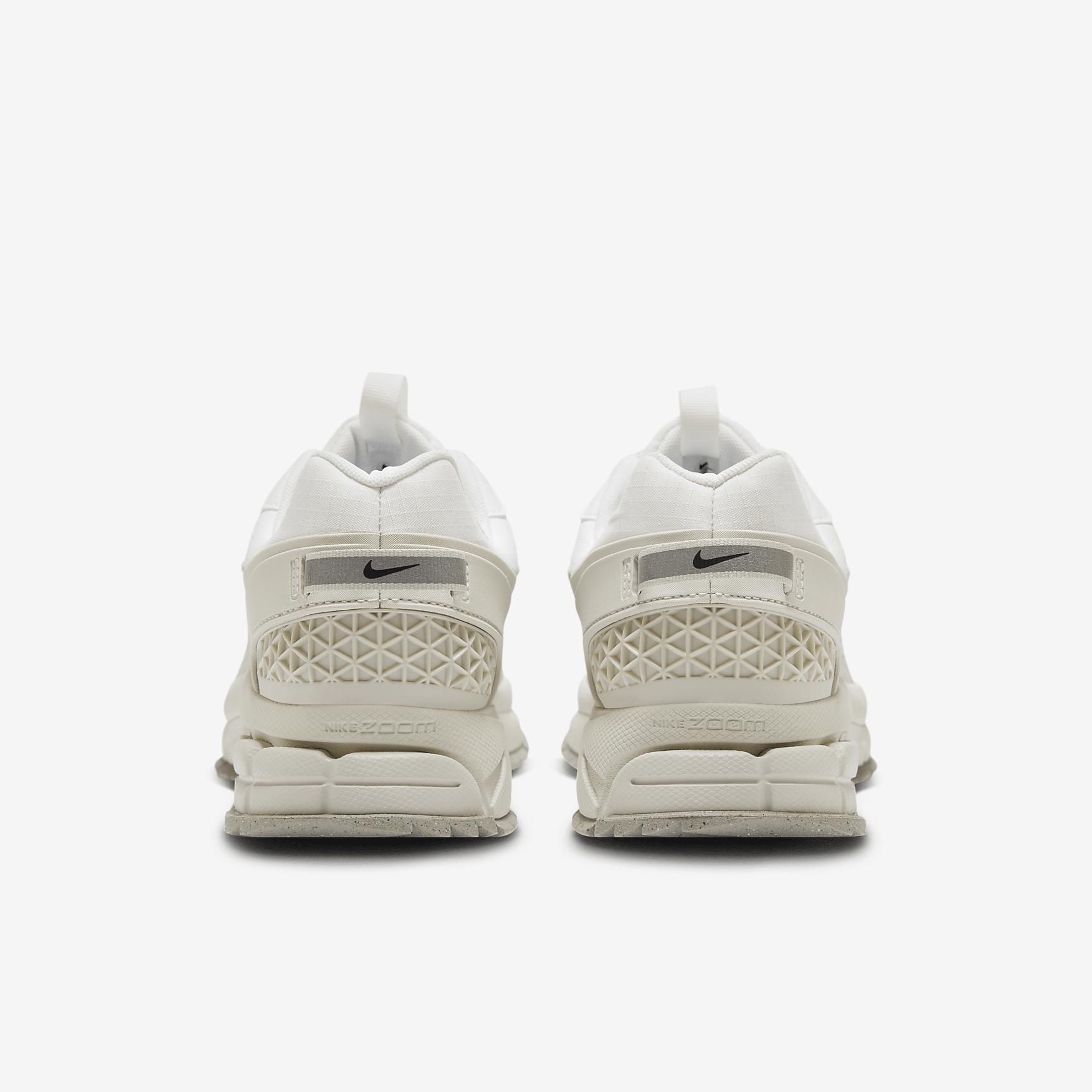 Nike Mens Zoom Vomero Roam Casual Shoes in College Grey/Vast Grey/White Product Image