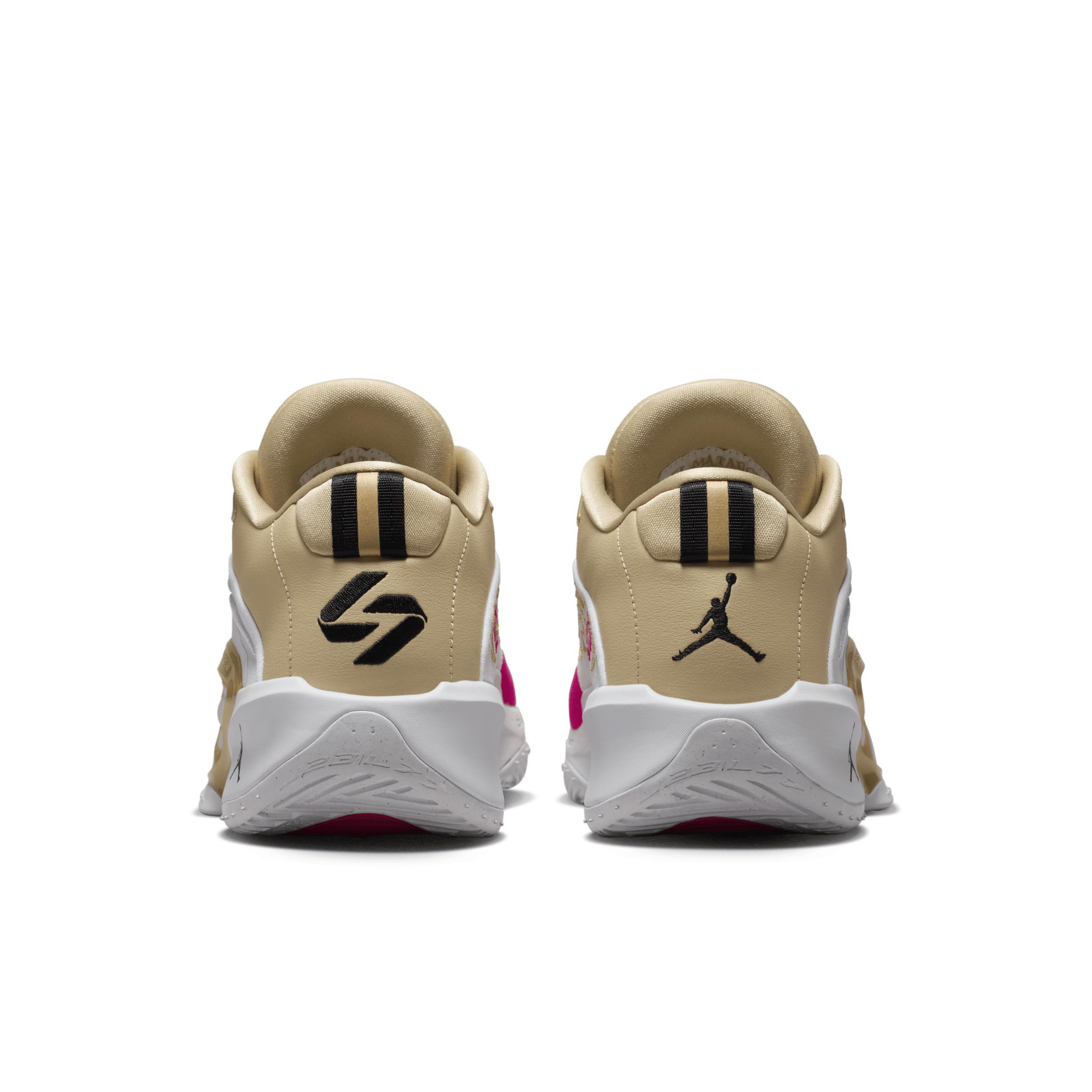 Nike Men's Luka 3 SE "Matador" Basketball Shoes Product Image