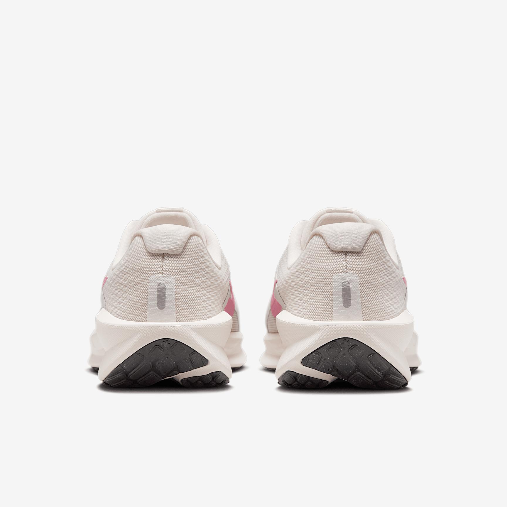 Nike Downshifter 13 Women's Road Running Shoes (Extra Wide) Product Image