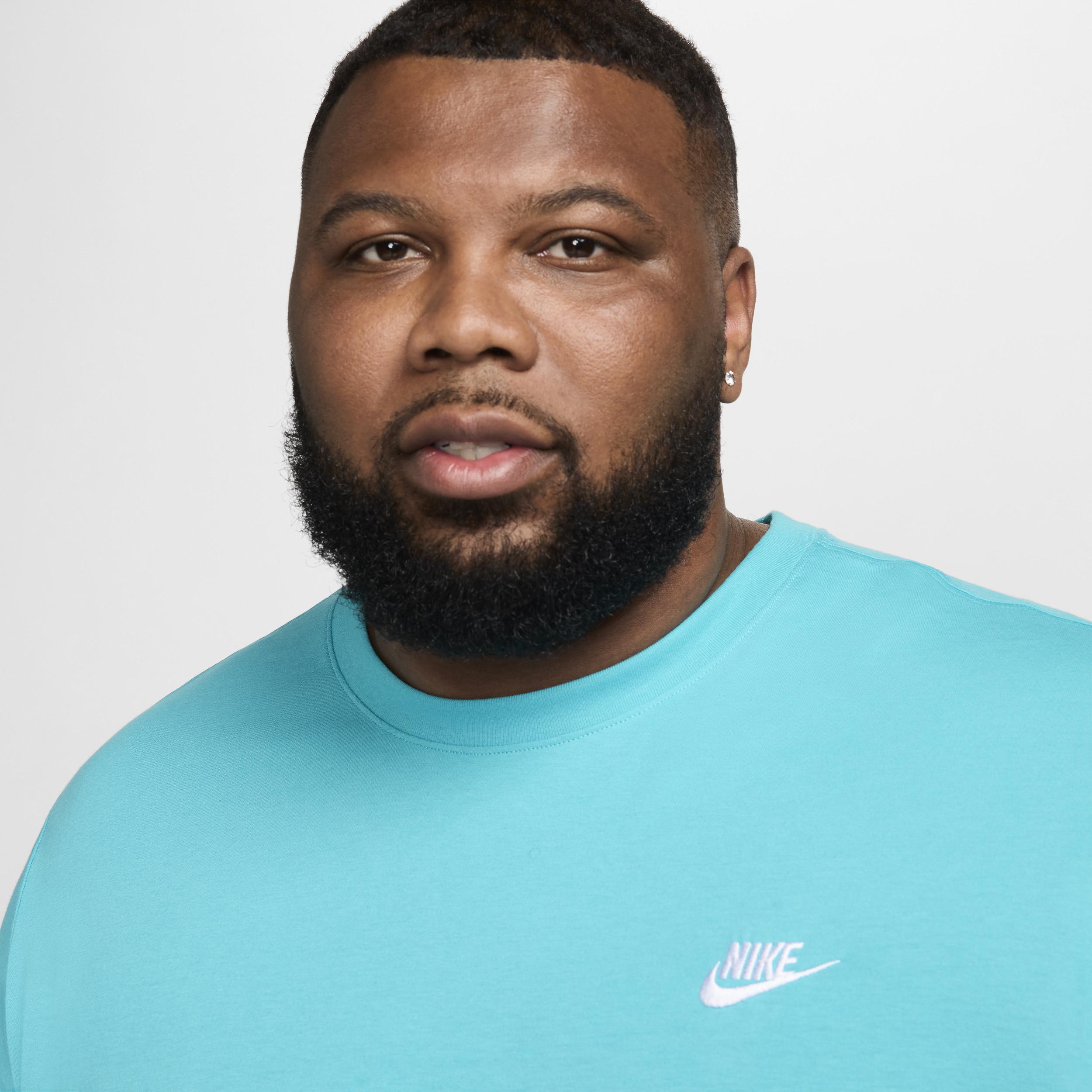 Nike Sportswear Club Men's T-Shirt Product Image