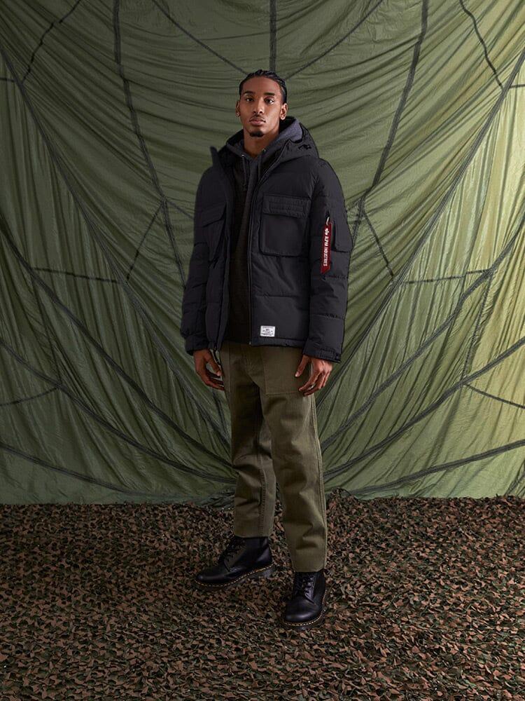 HOODED PUFFER JACKET (SEASONAL) Product Image