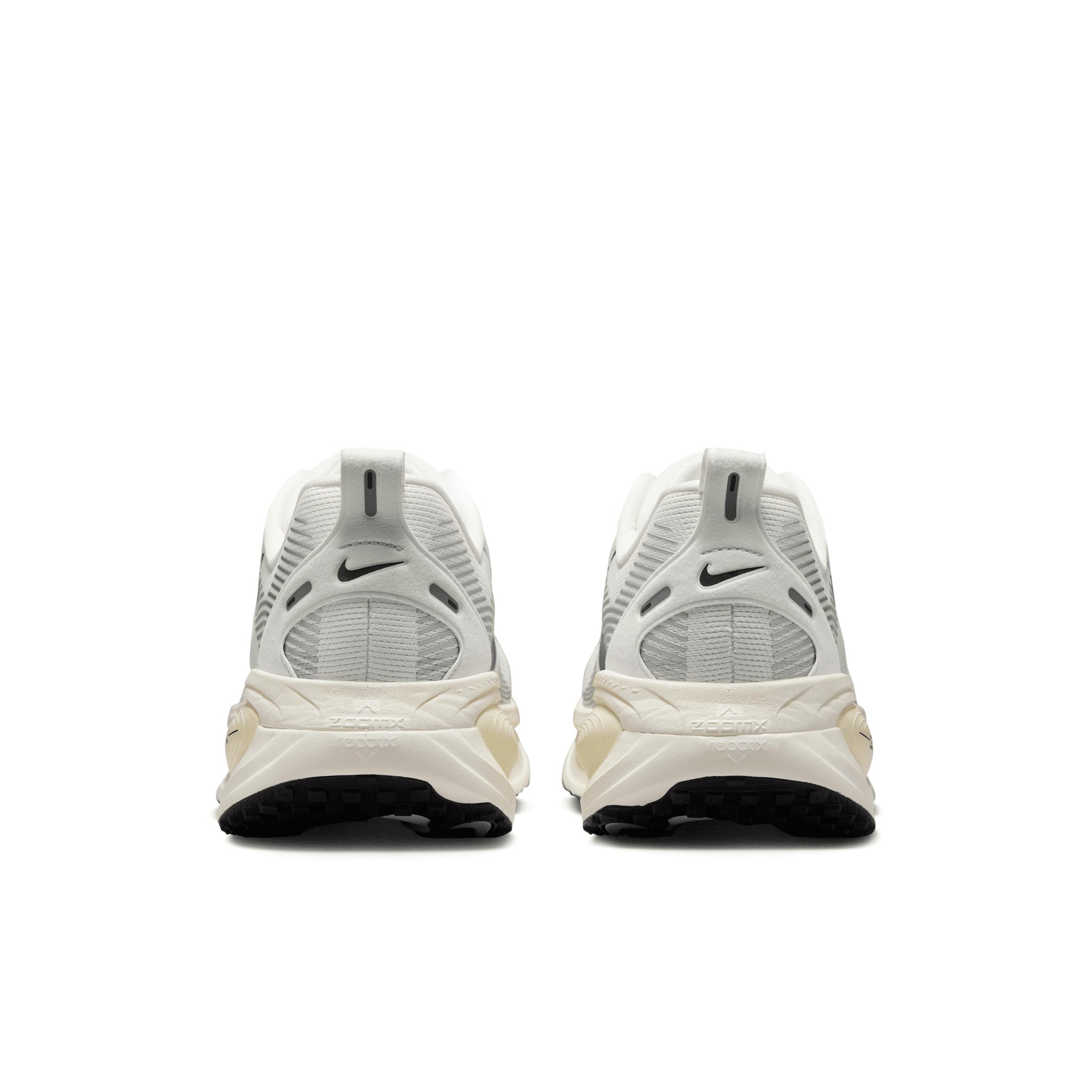 Nike Mens Vomero 18 Road Running Shoes Product Image