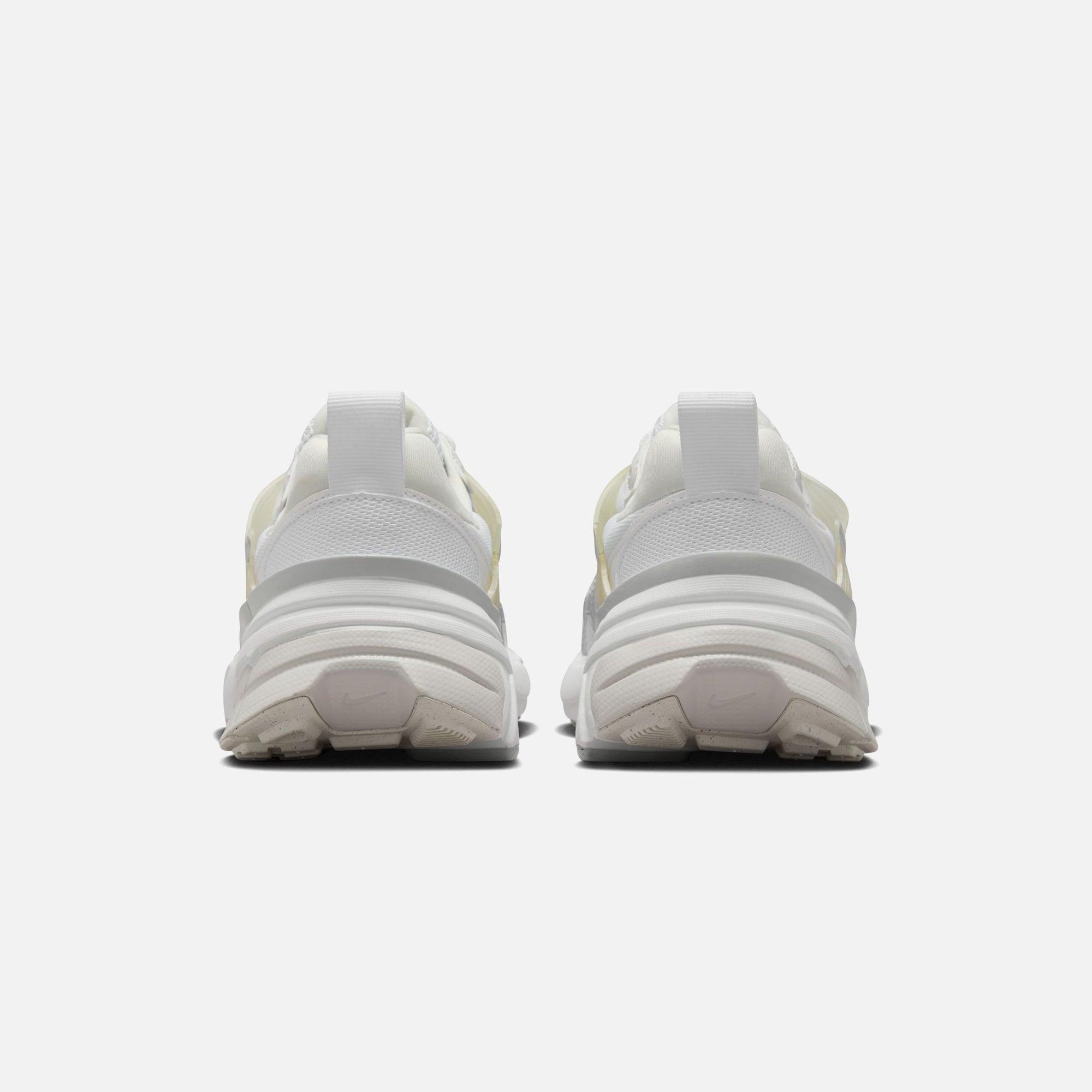 Nike WMNS V2K Run - White / Metallic Silver / Platinum Female Product Image