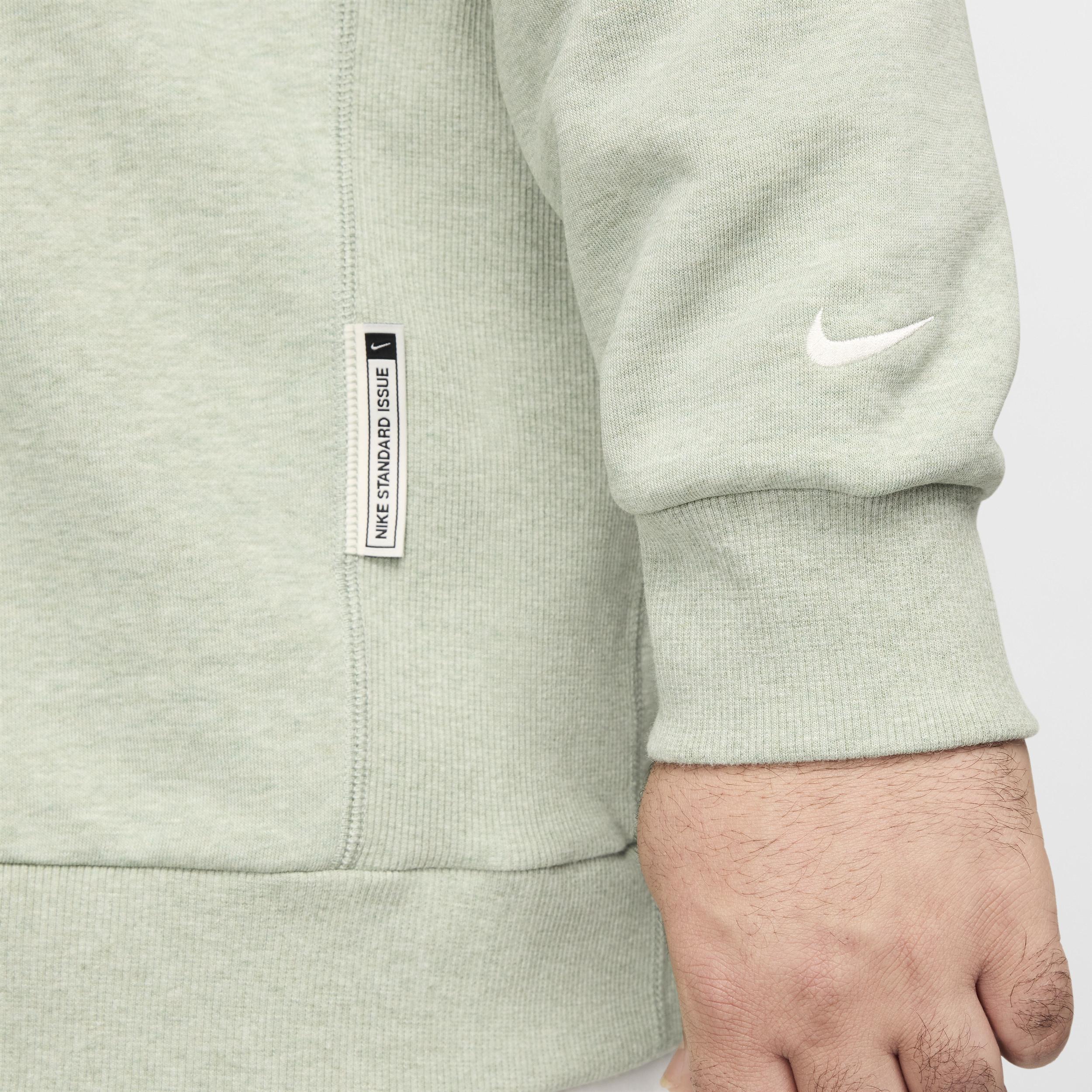 Nike Men's Standard Issue Dri-FIT Basketball Crew-Neck Sweatshirt Product Image