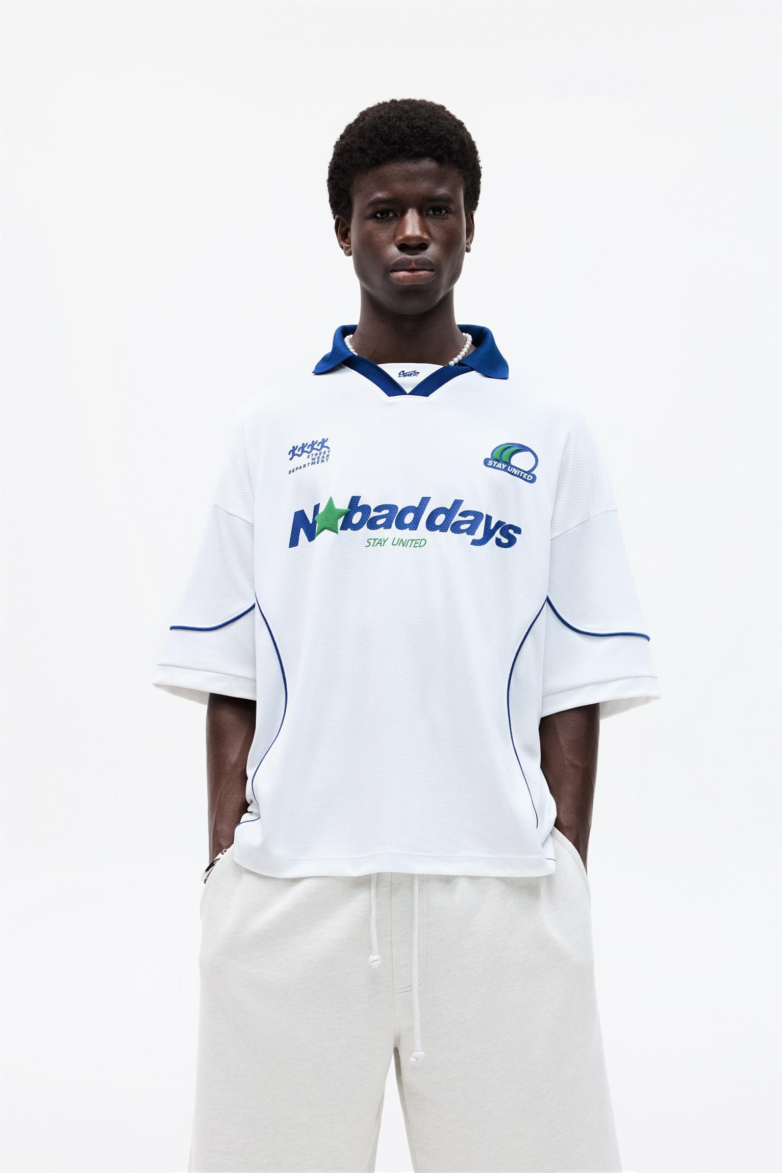 White polo collar T-shirt Product Image
