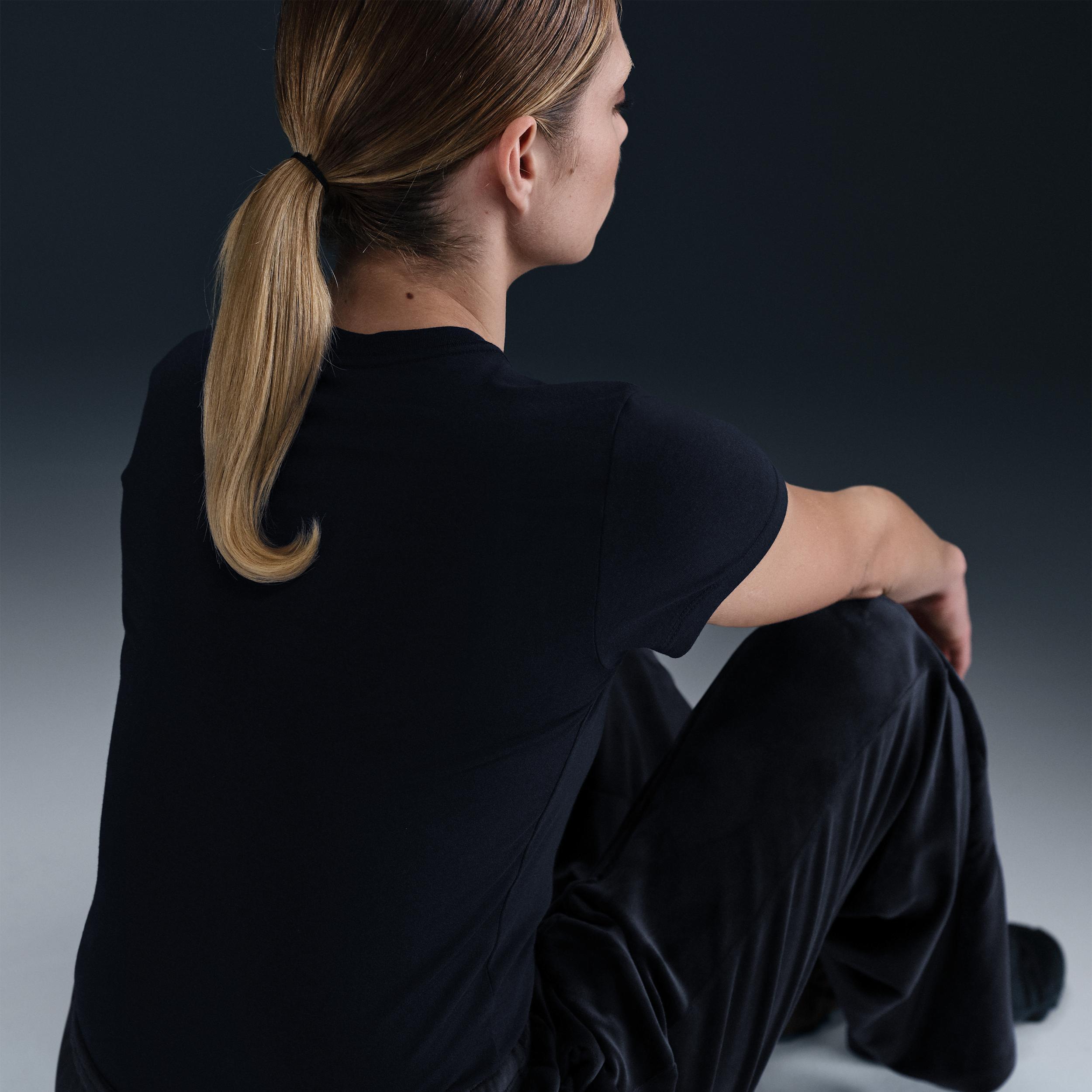 Nike Sportswear Chill Knit Women's Slim Cropped T-Shirt Product Image