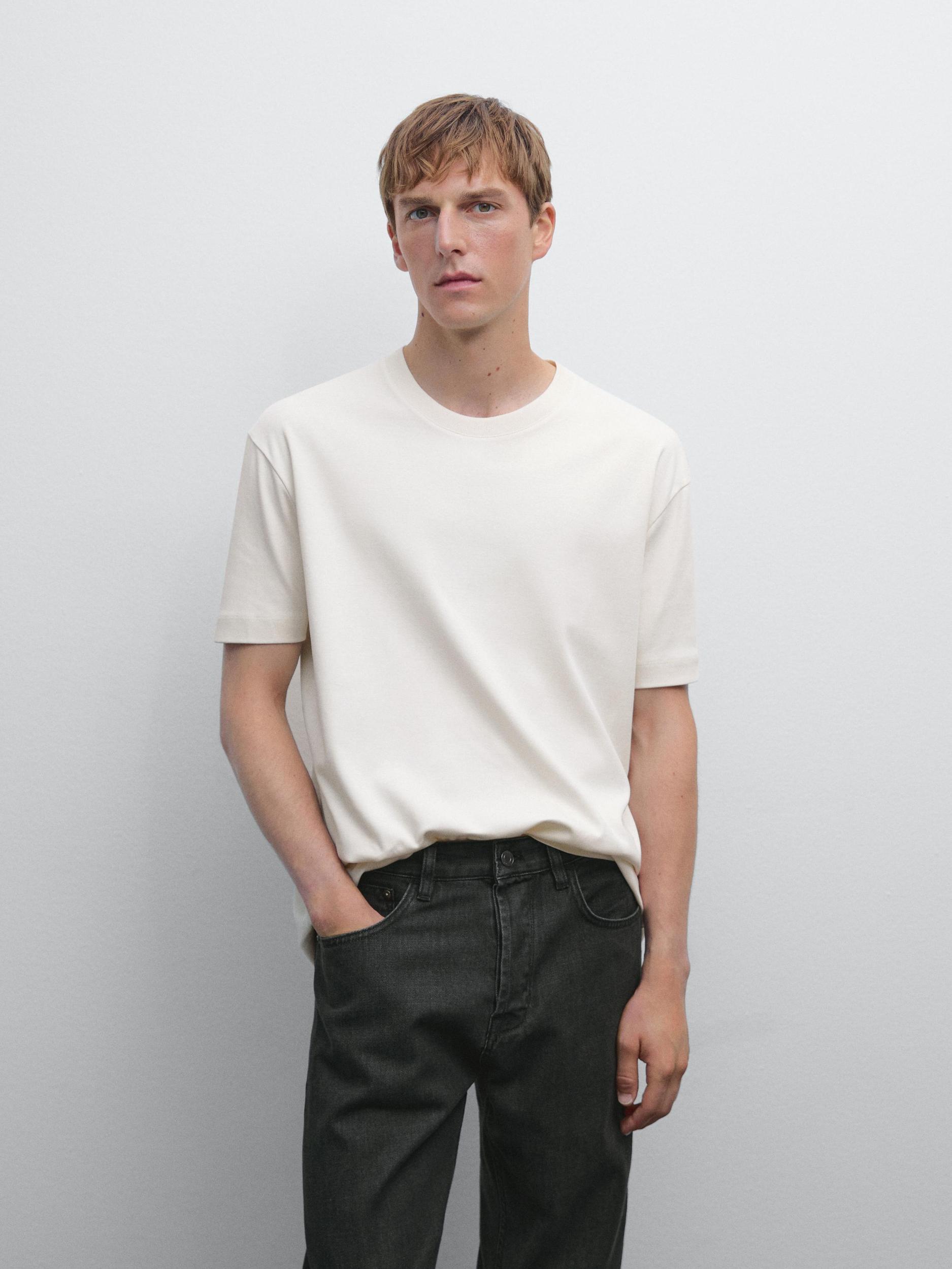 T-shirt medium weight 100% cotton Product Image