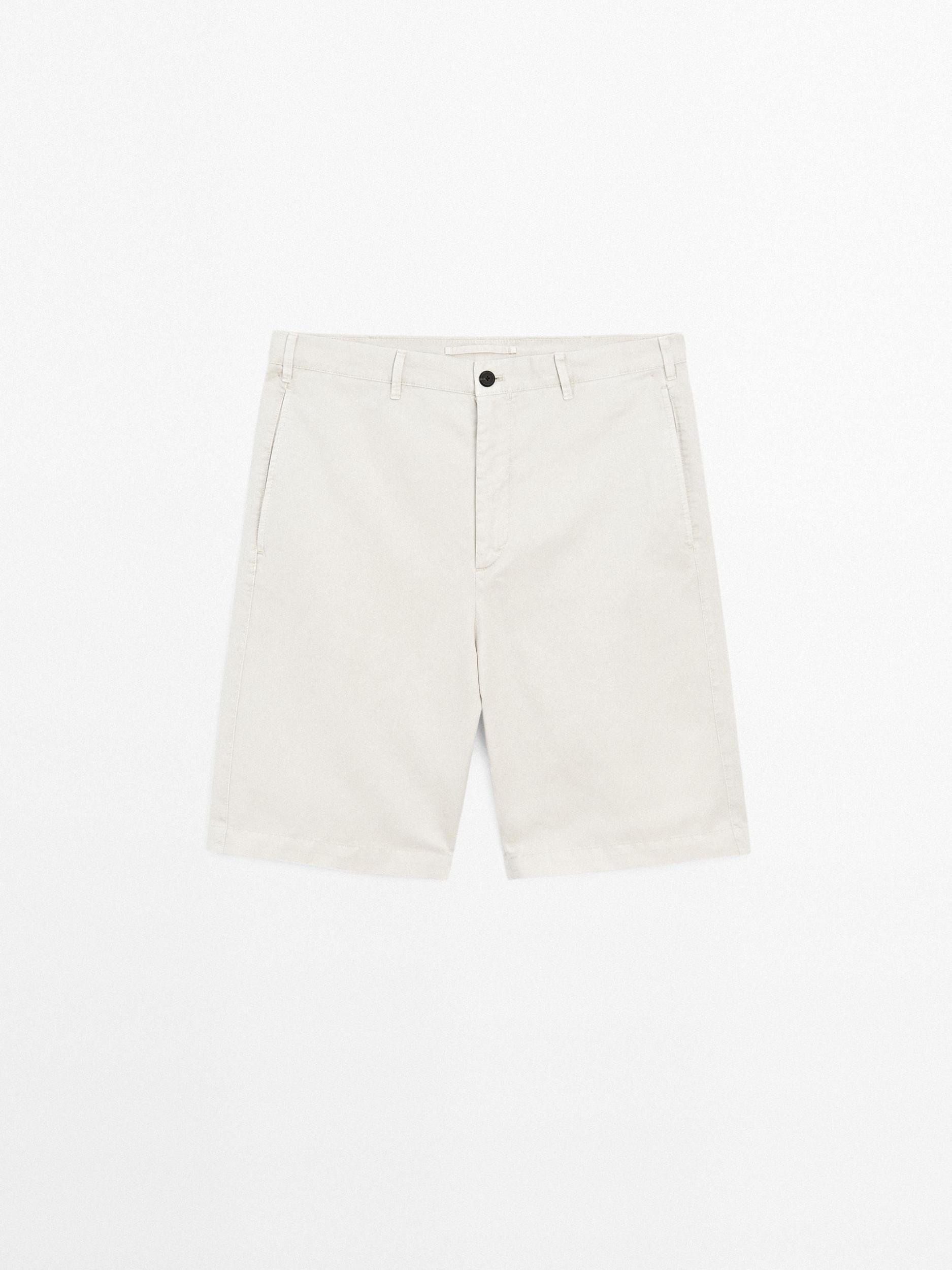 Lightweight linen blend Bermuda shorts Product Image