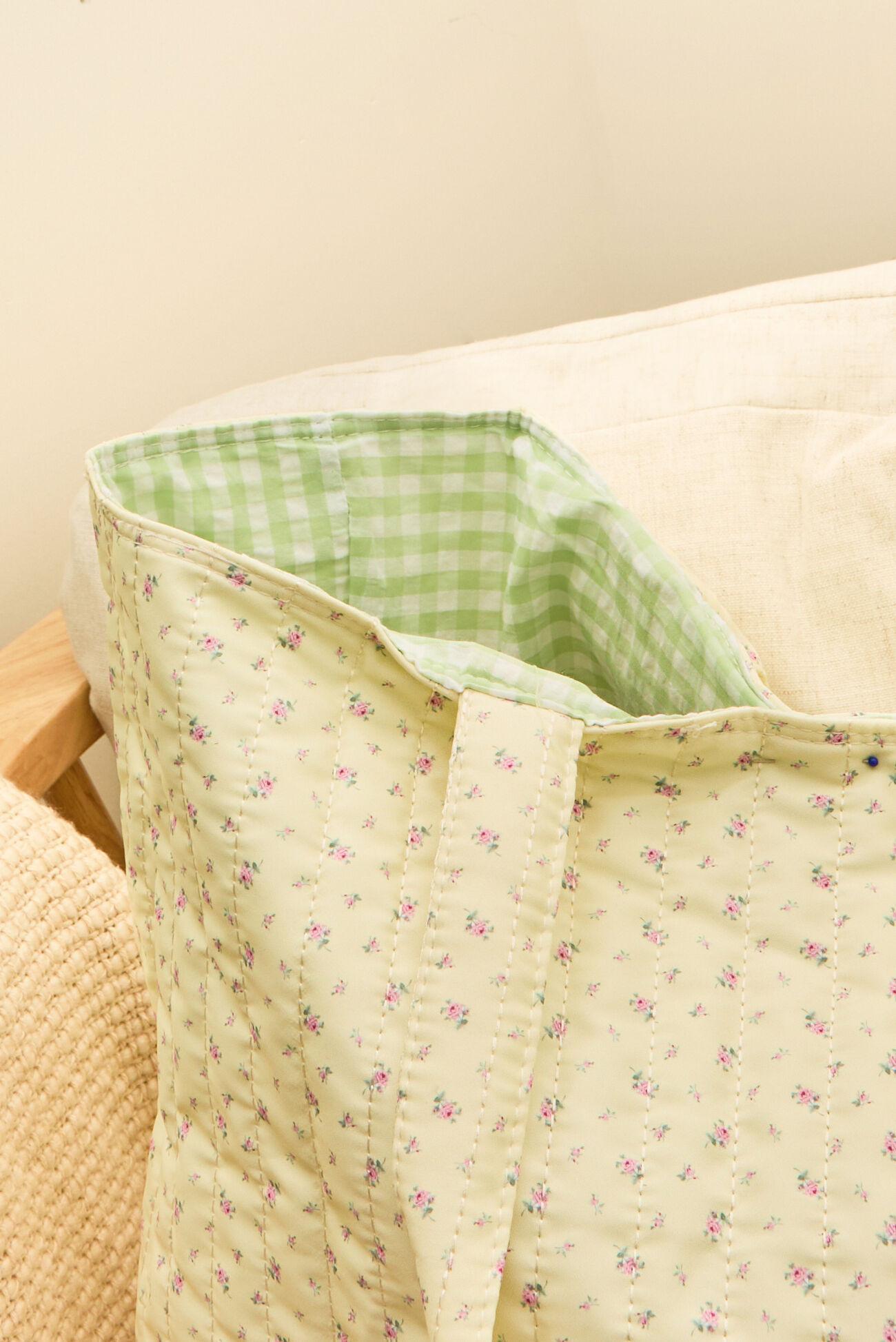 Maggie Floral Quilted Tote Bag Product Image