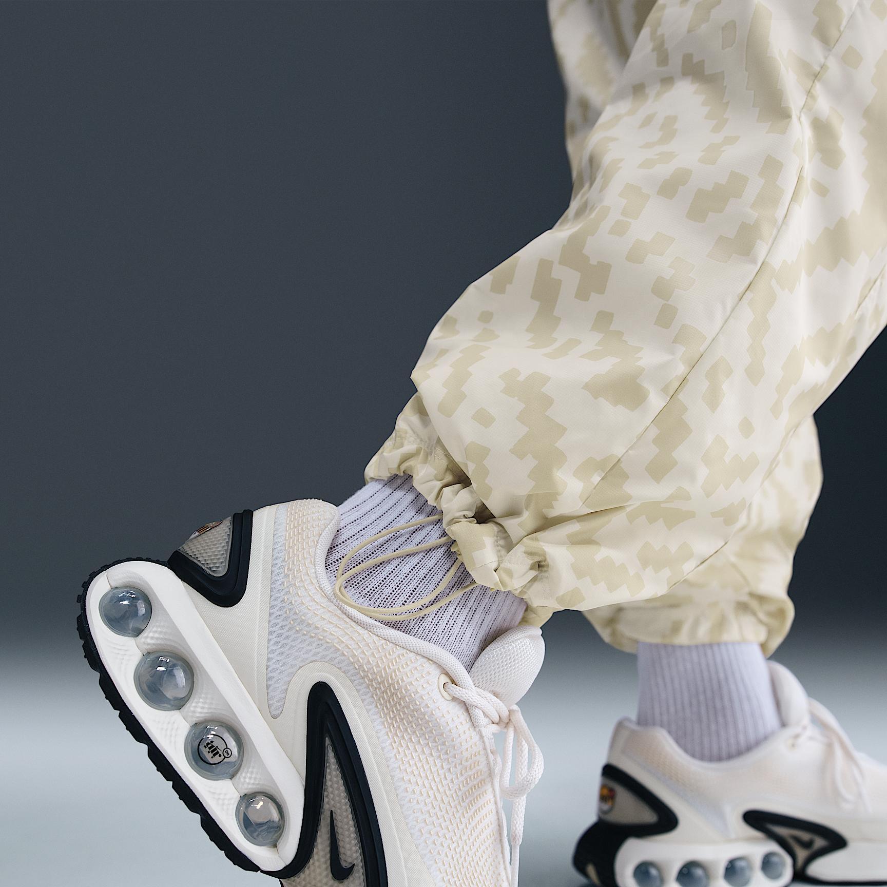 Nike Air Men's Woven Cargo Pants Product Image