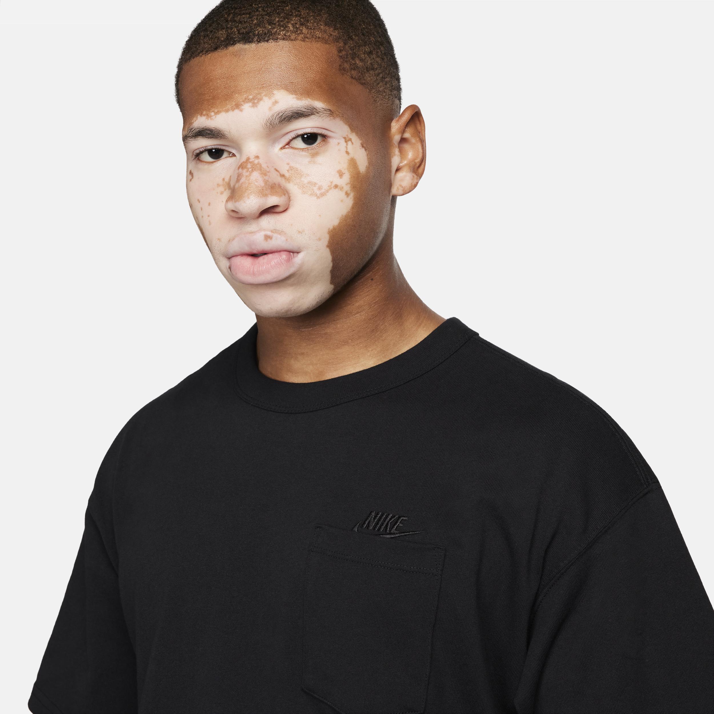 Men's Nike Sportswear Premium Essentials Pocket T-Shirt Product Image
