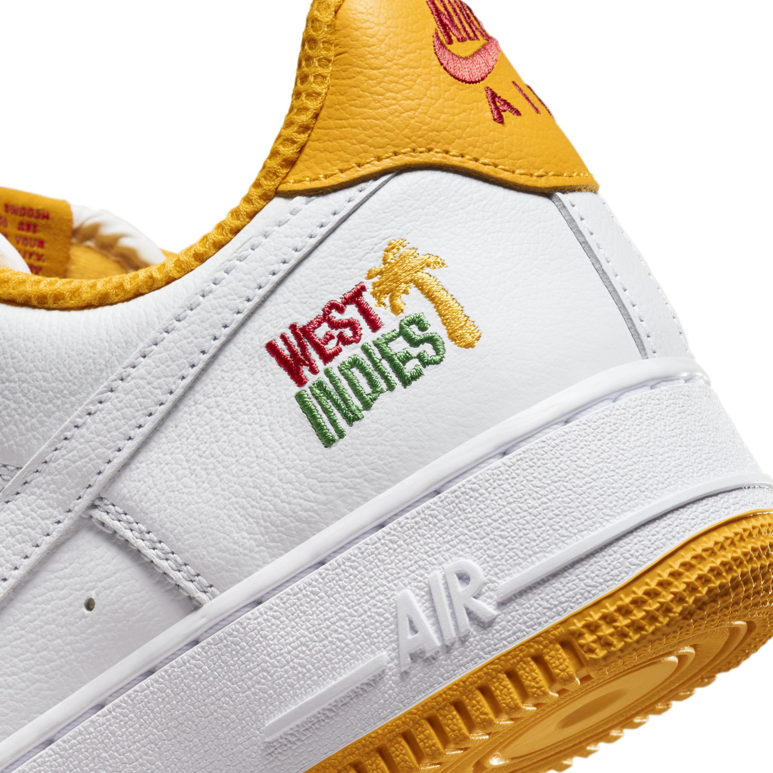 Nike Air Force 1 Low Retro QS Men's Shoes Product Image