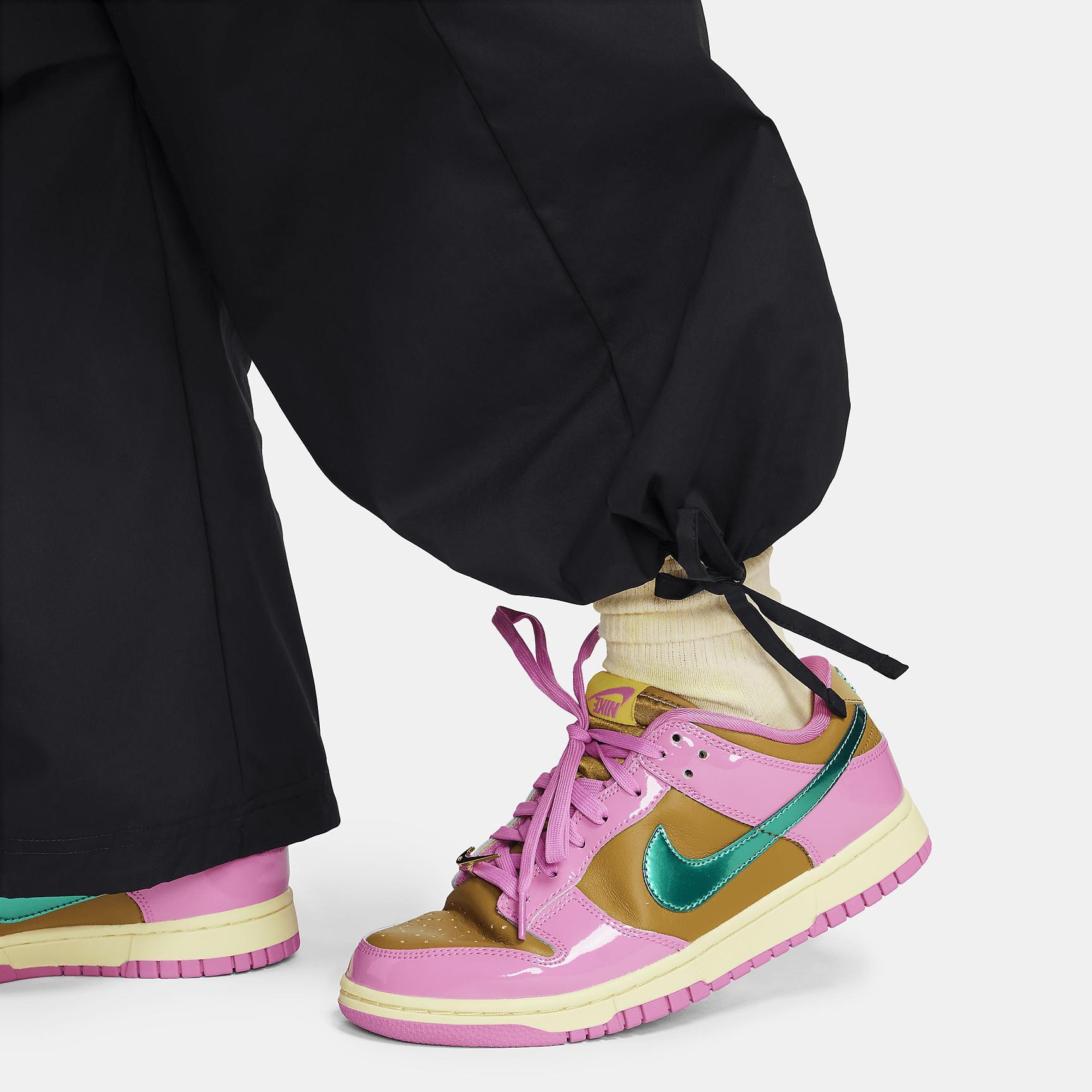 Nike Sportswear Women's High-Waisted Loose Woven Cargo Pants Product Image
