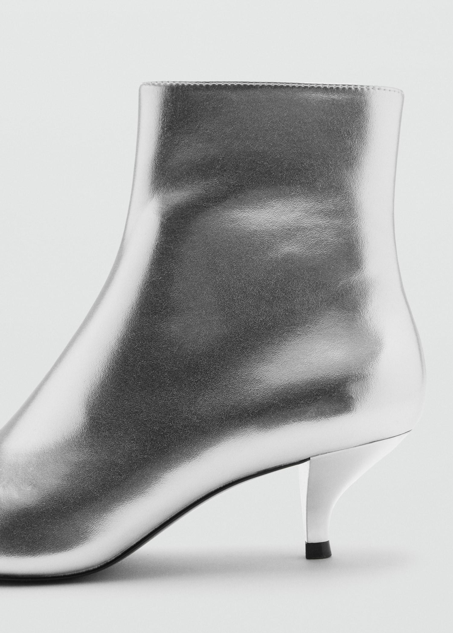 Metallic-effect pointed-toe boots - Women | MANGO USA Product Image
