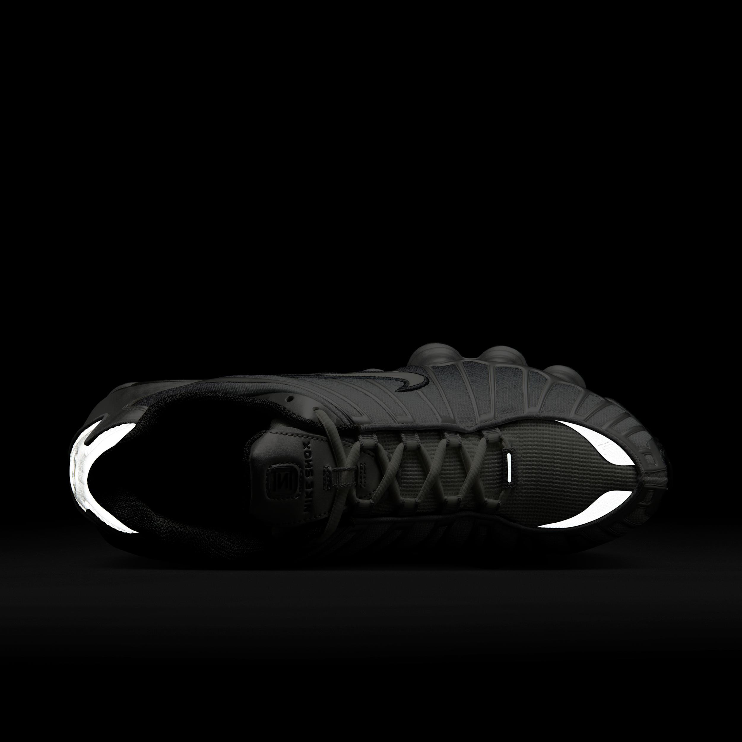 Nike Men's Shox TL Shoes Product Image