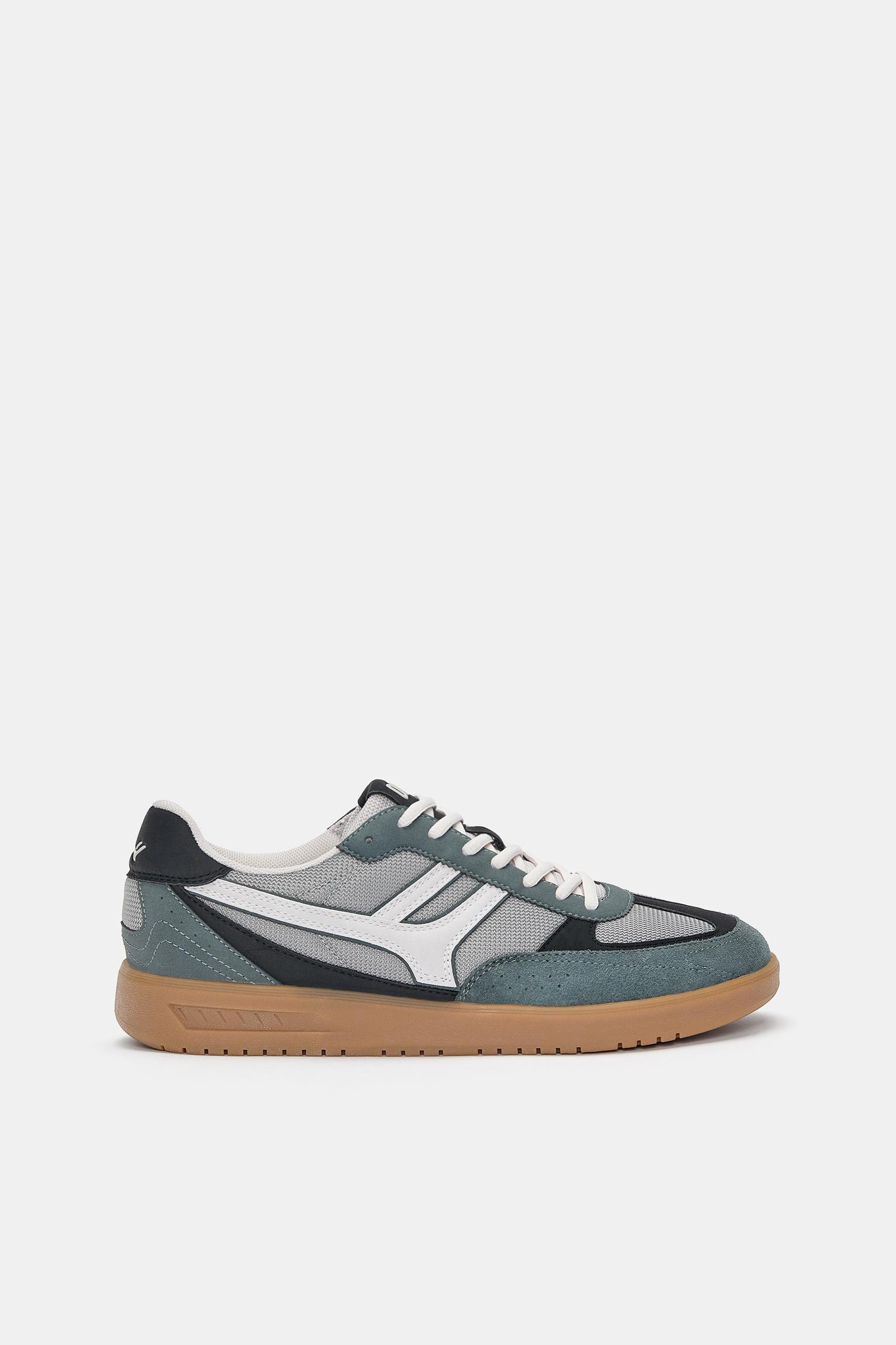 Retro multi-piece sneakers Product Image