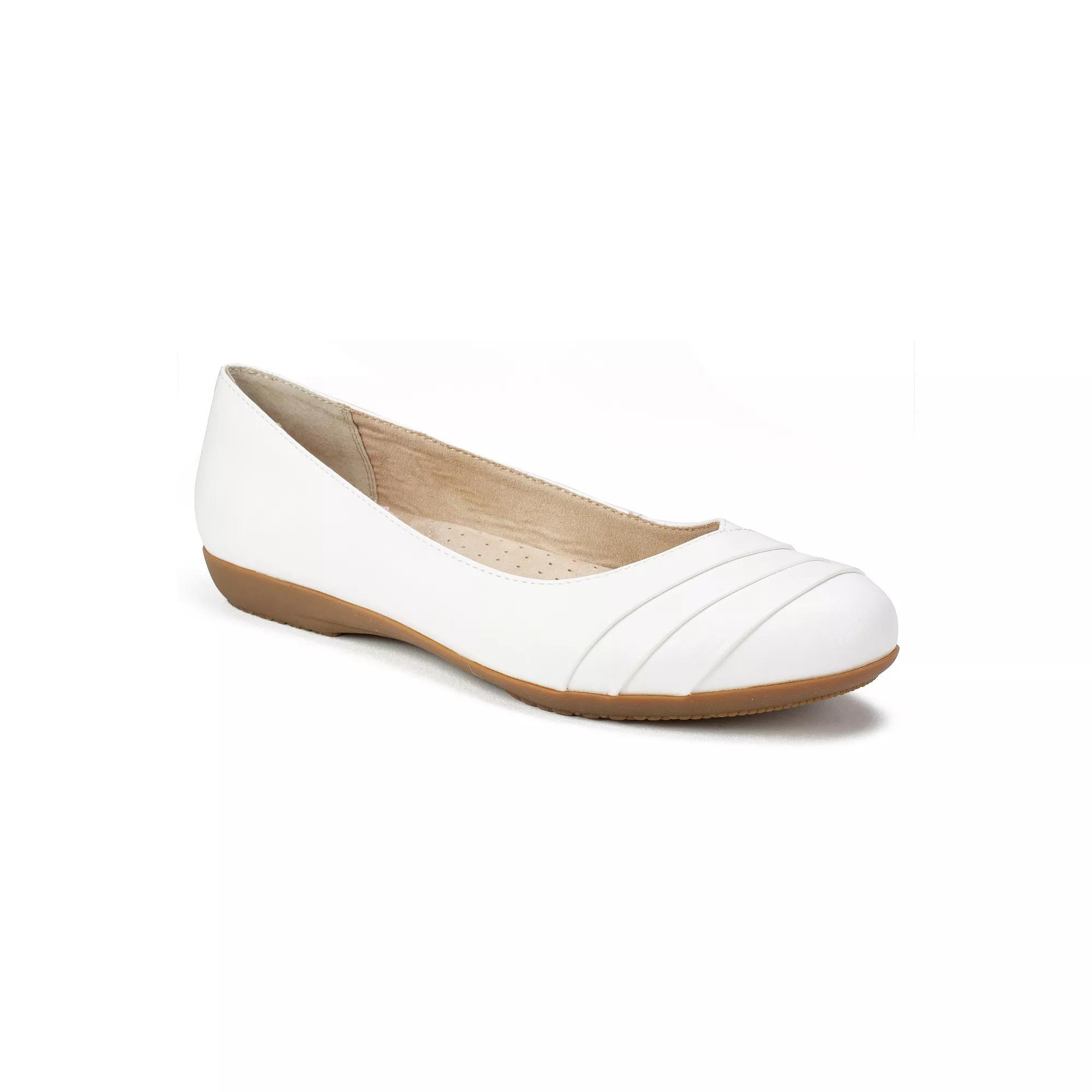 Cliffs by White Mountain Clara Women's Ballet Flats, Size: 8 Wide, Silver Glitter Fabric Product Image