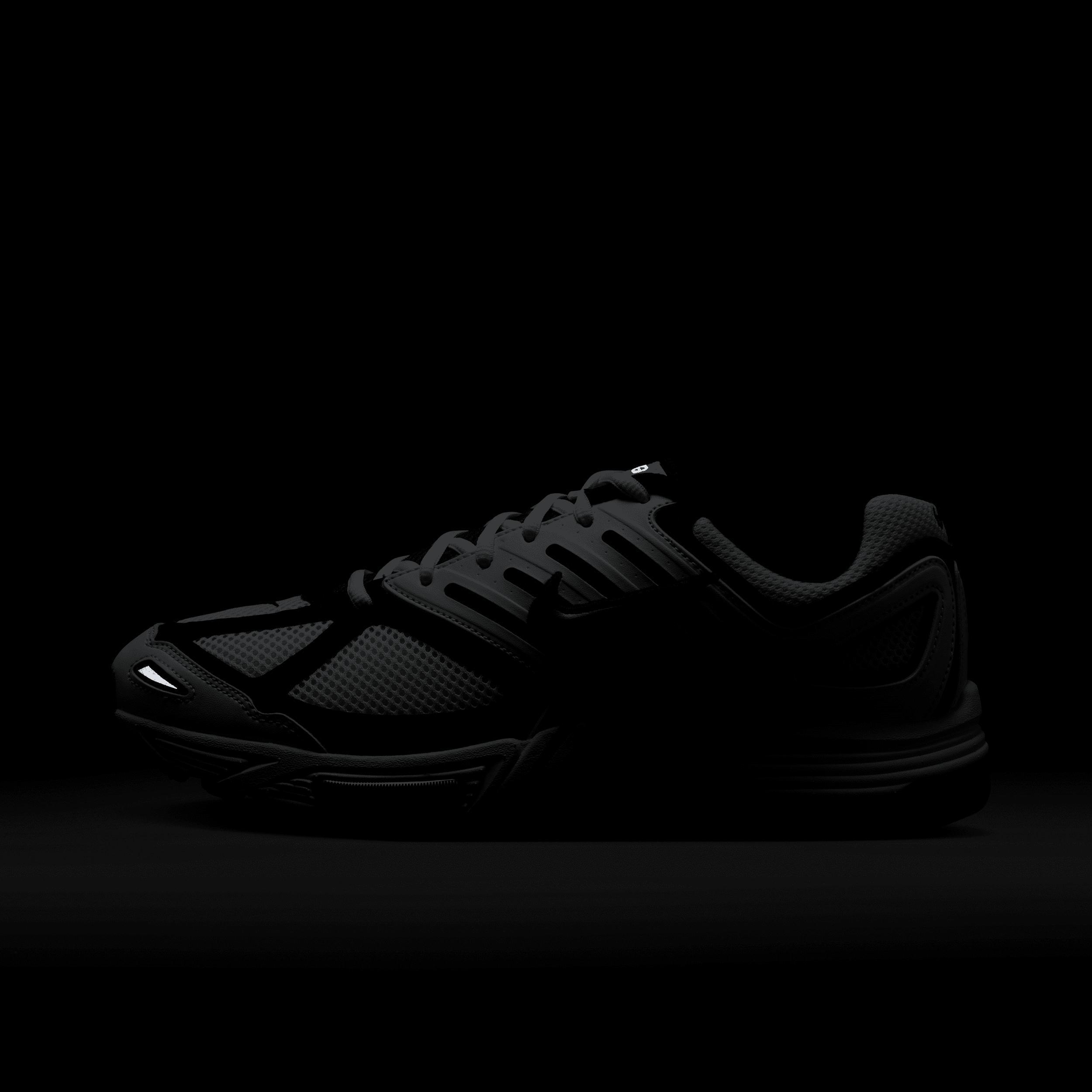 Nike Men's Air Pegasus 2005 Shoes Product Image