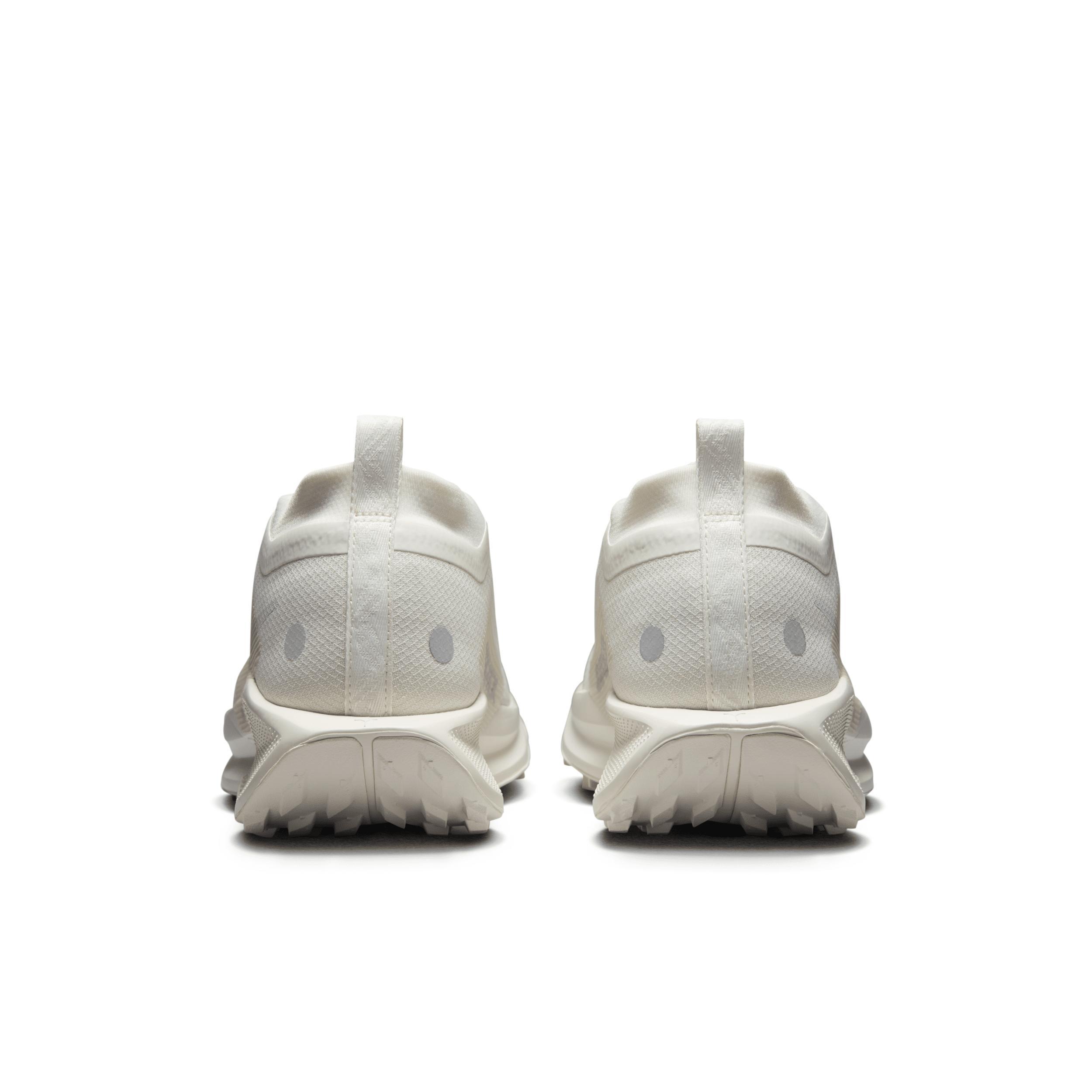 Nike Men's Pegasus Trail 5 GORE-TEX Waterproof Trail Running Shoes Product Image