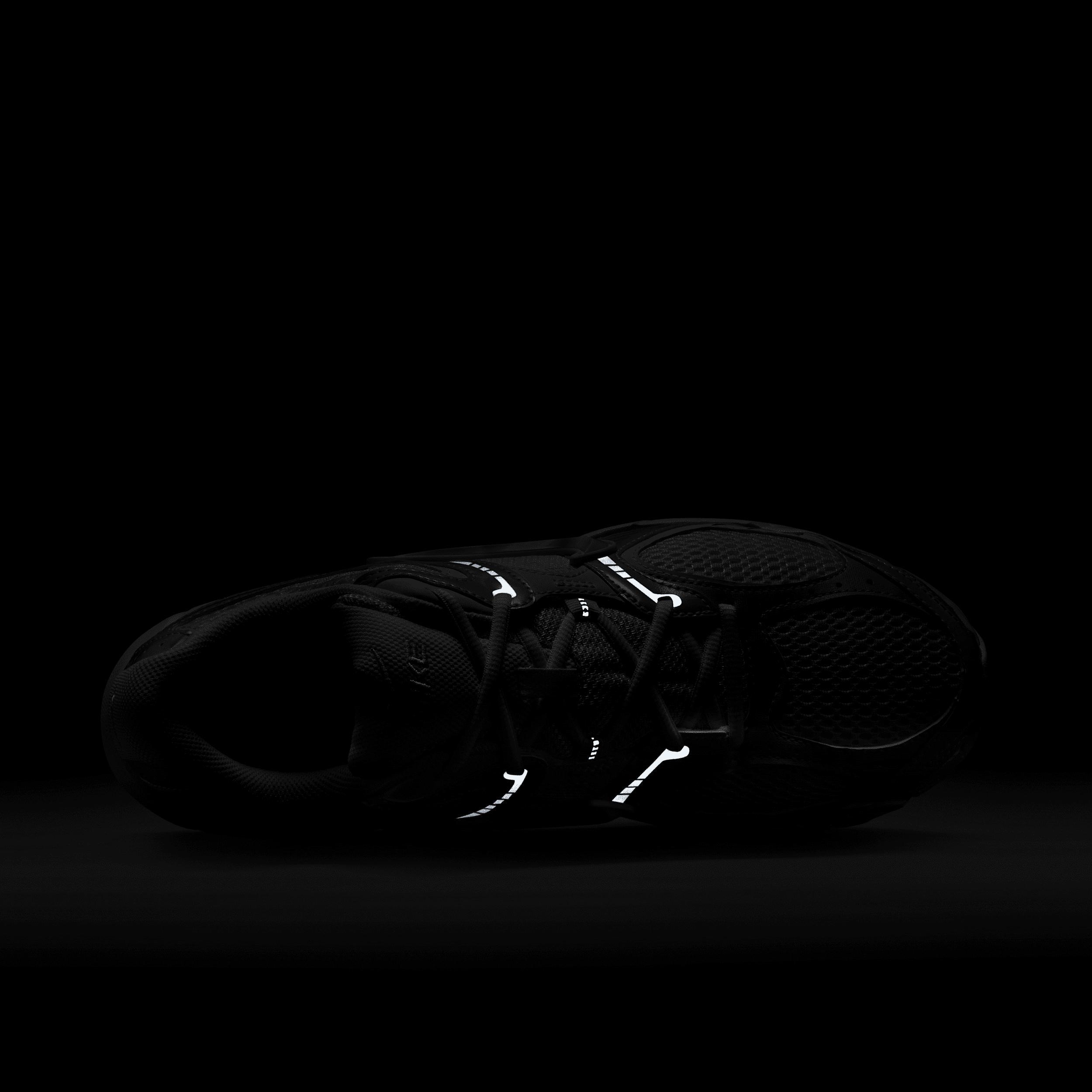 Nike Men's V5 RNR Shoes Product Image