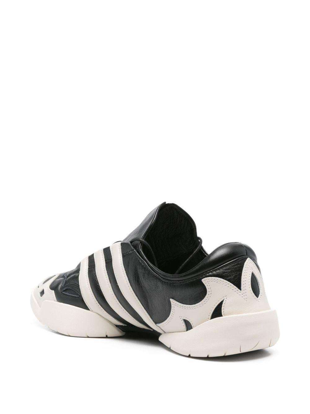 leather sneakers  Product Image
