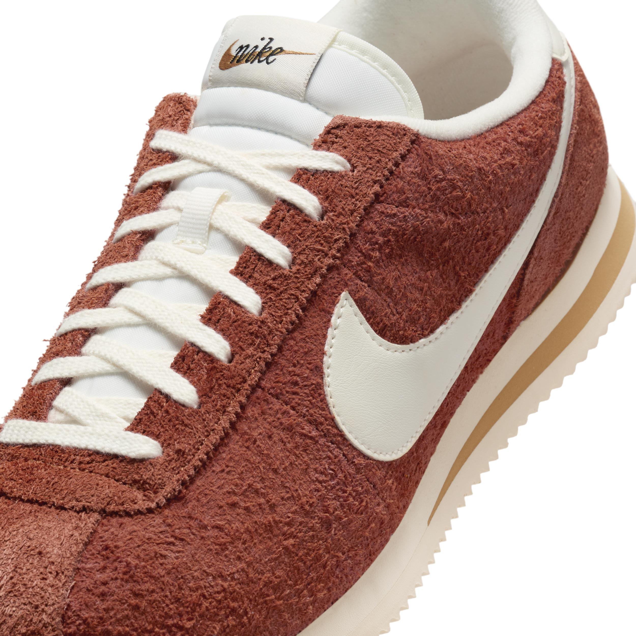 Nike Mens Cortez SE Suede Casual Shoes Product Image
