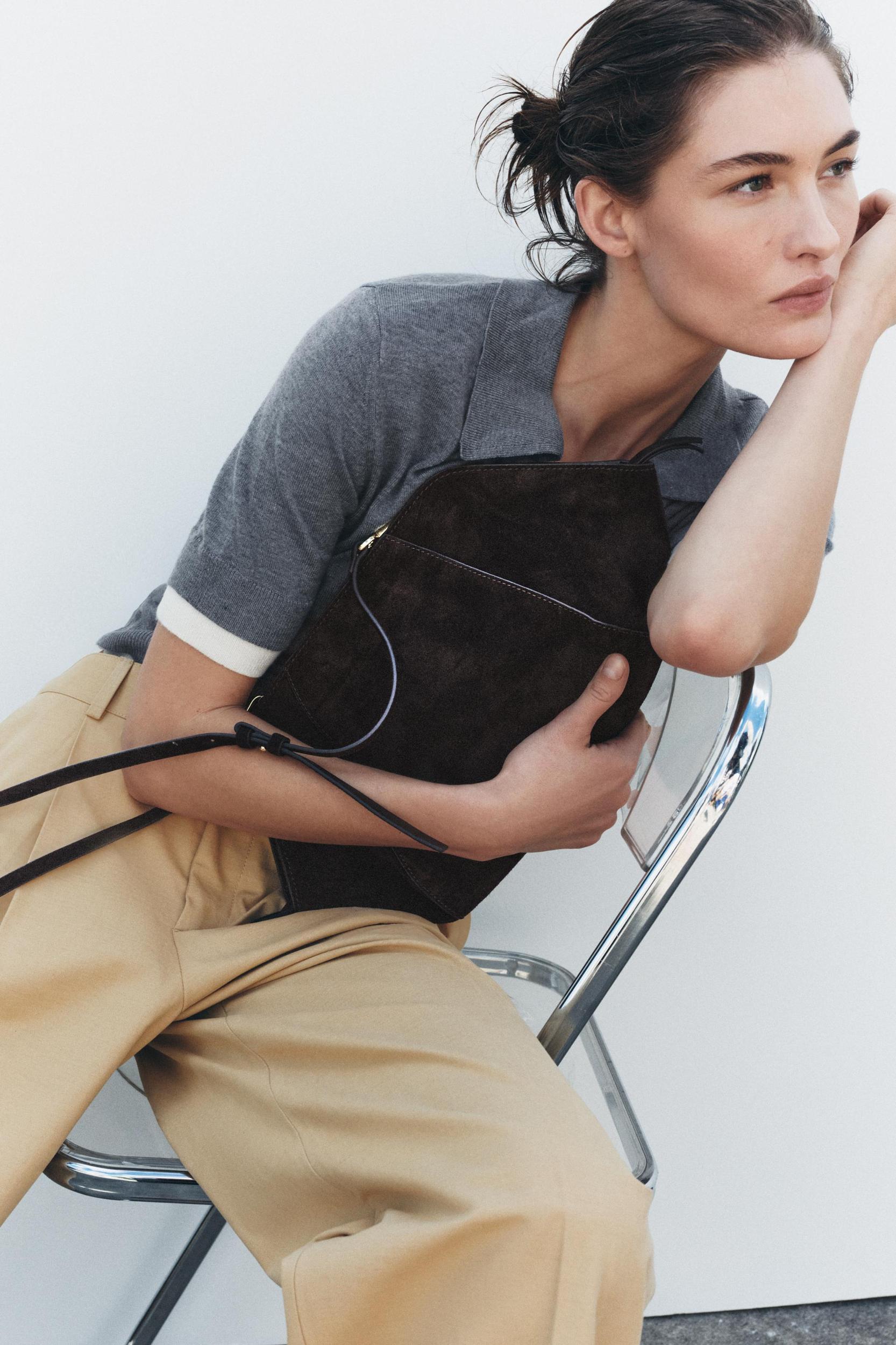 SPLIT LEATHER TOPSTITCHED CLUTCH Product Image