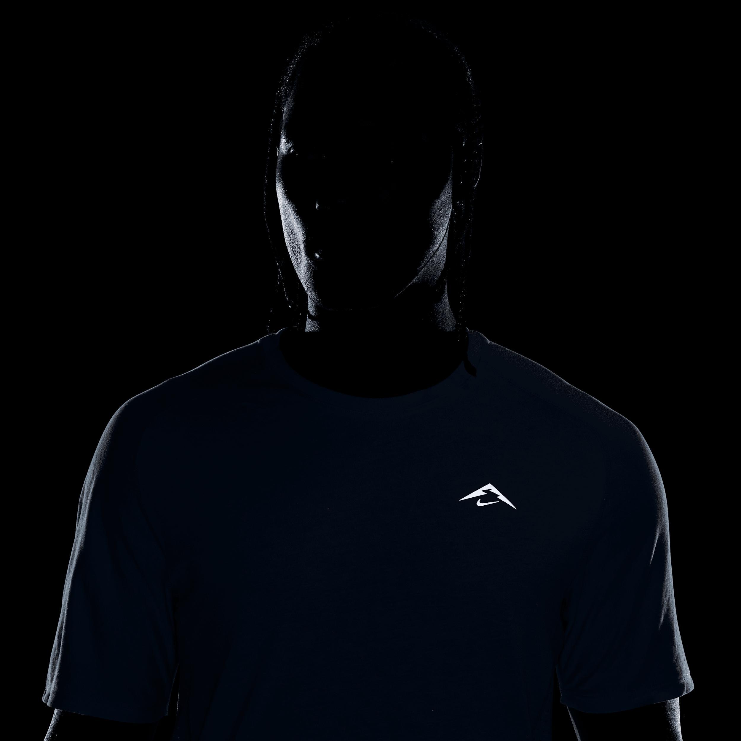 Nike Men's Solar Chase Dri-FIT ADV Short-Sleeve Running Top Product Image
