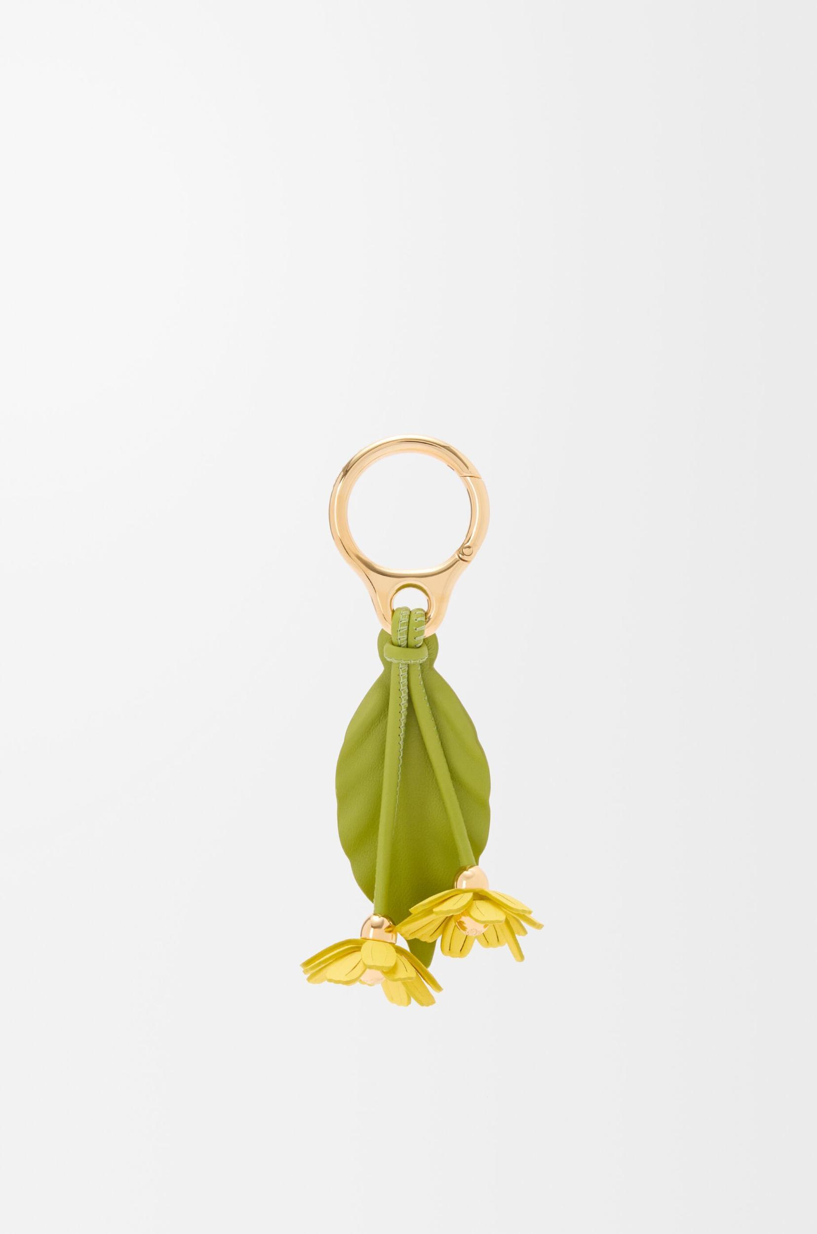 Chamomille flower charm in classic calfskin Product Image