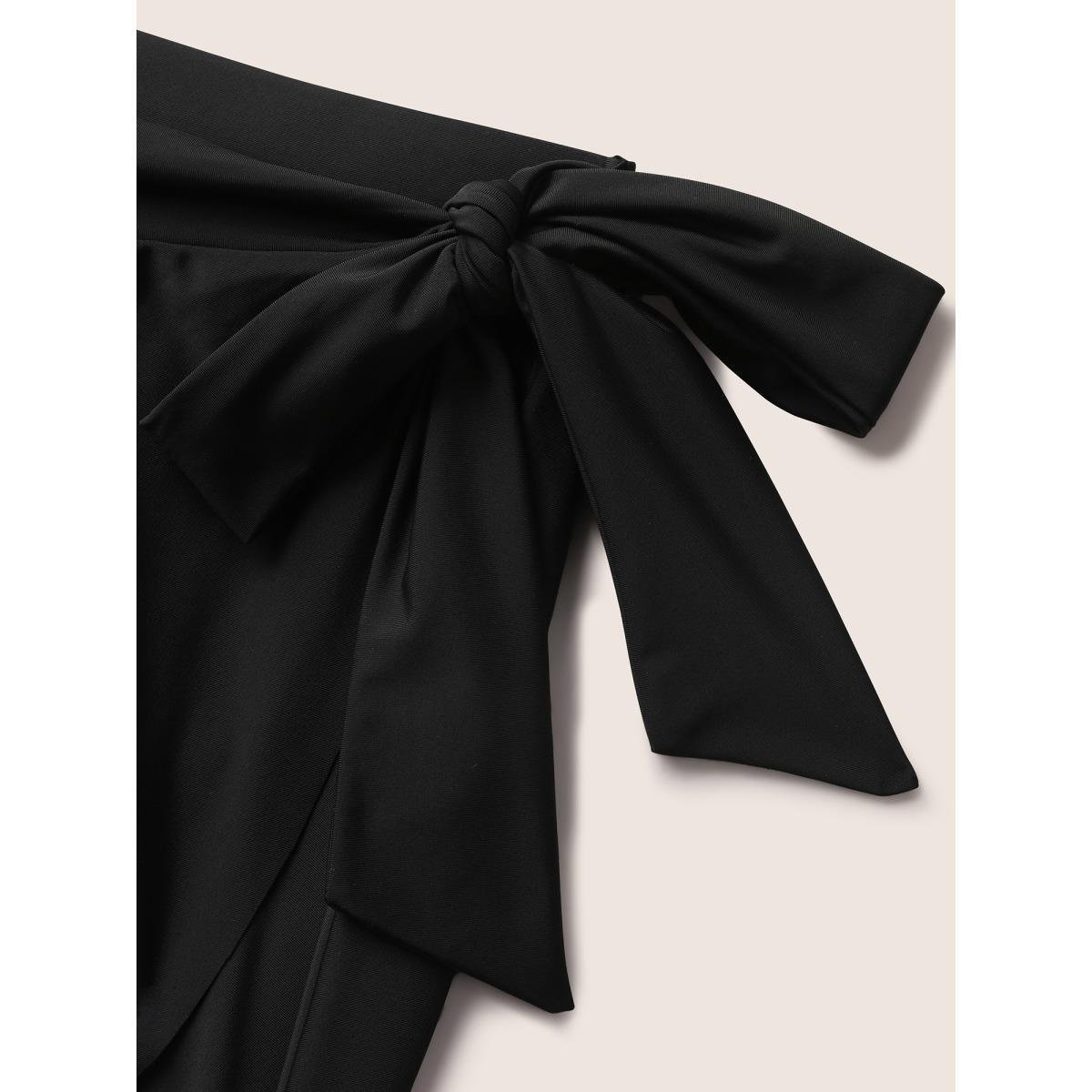 Plus Size Solid Tie Knot High Rise Swim Bottom Women's Swimwear Black Beach Tie knot High stretch Bodycon High Rise Curve Swim Bottoms BloomChic 30/6X Product Image