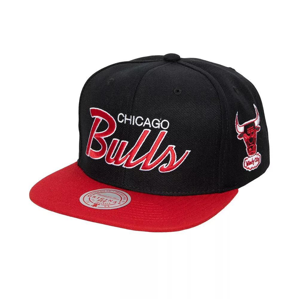 Men's Mitchell & Ness Black Chicago Bulls Hardwood Classics MVP Team Script 2.0 Snapback Hat Product Image