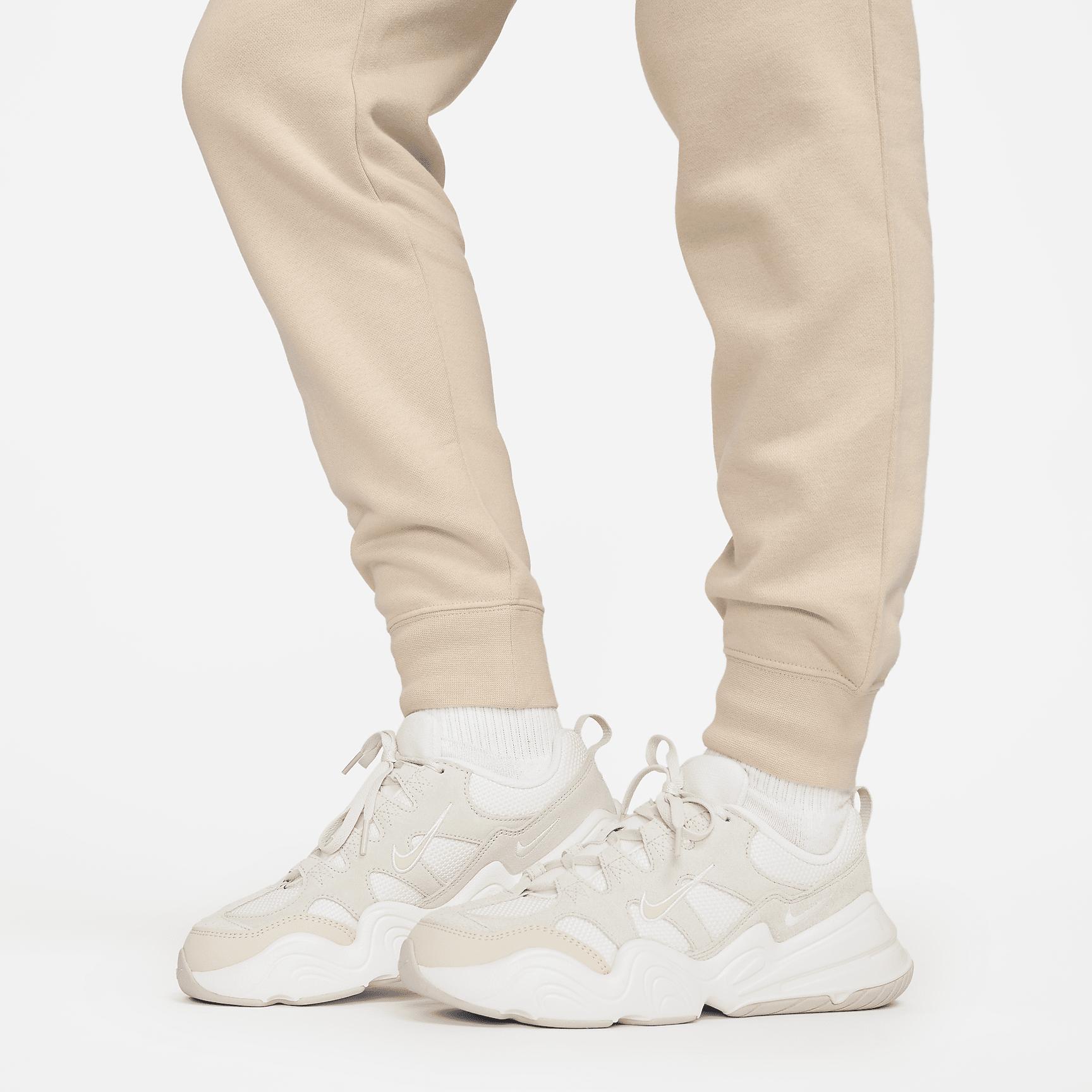 Nike Womens Sportswear Club Fleece Mid-Rise Jogger Pants Product Image