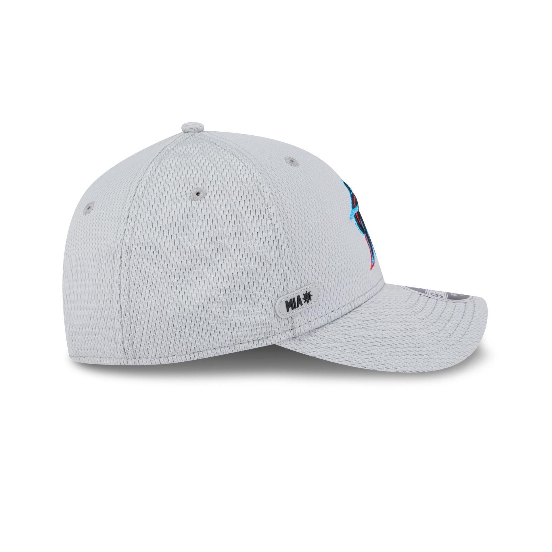 Miami Marlins 2025 Clubhouse Gray 9FORTY M-Crown Snapback Hat Male Product Image