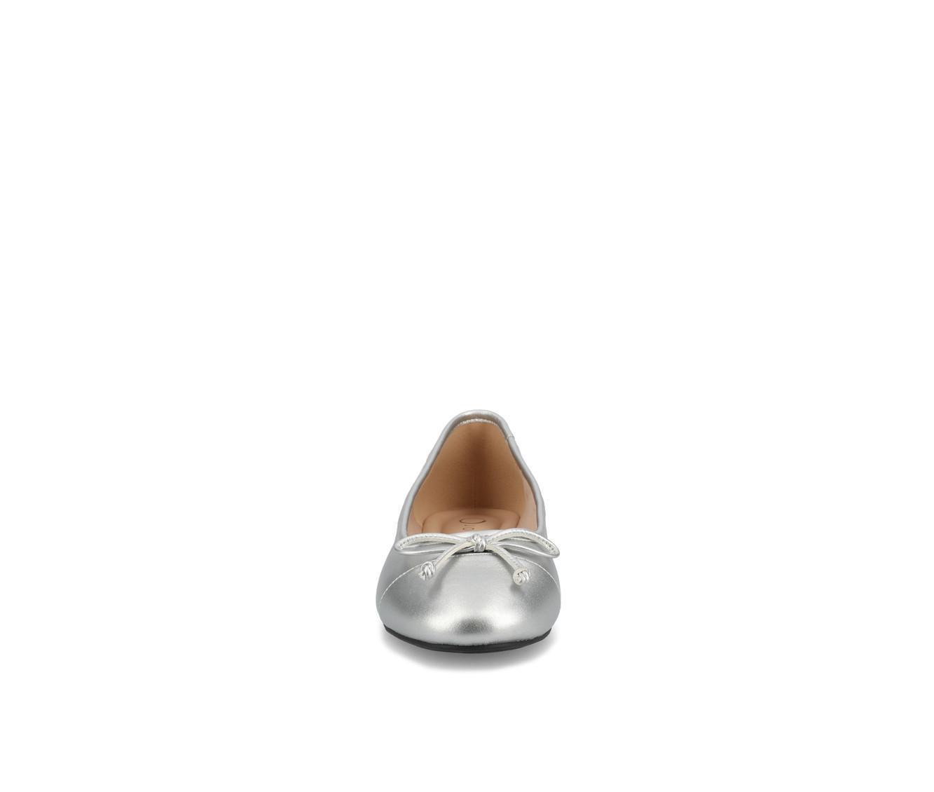 Women's Journee Collection Kaiah Flats Product Image