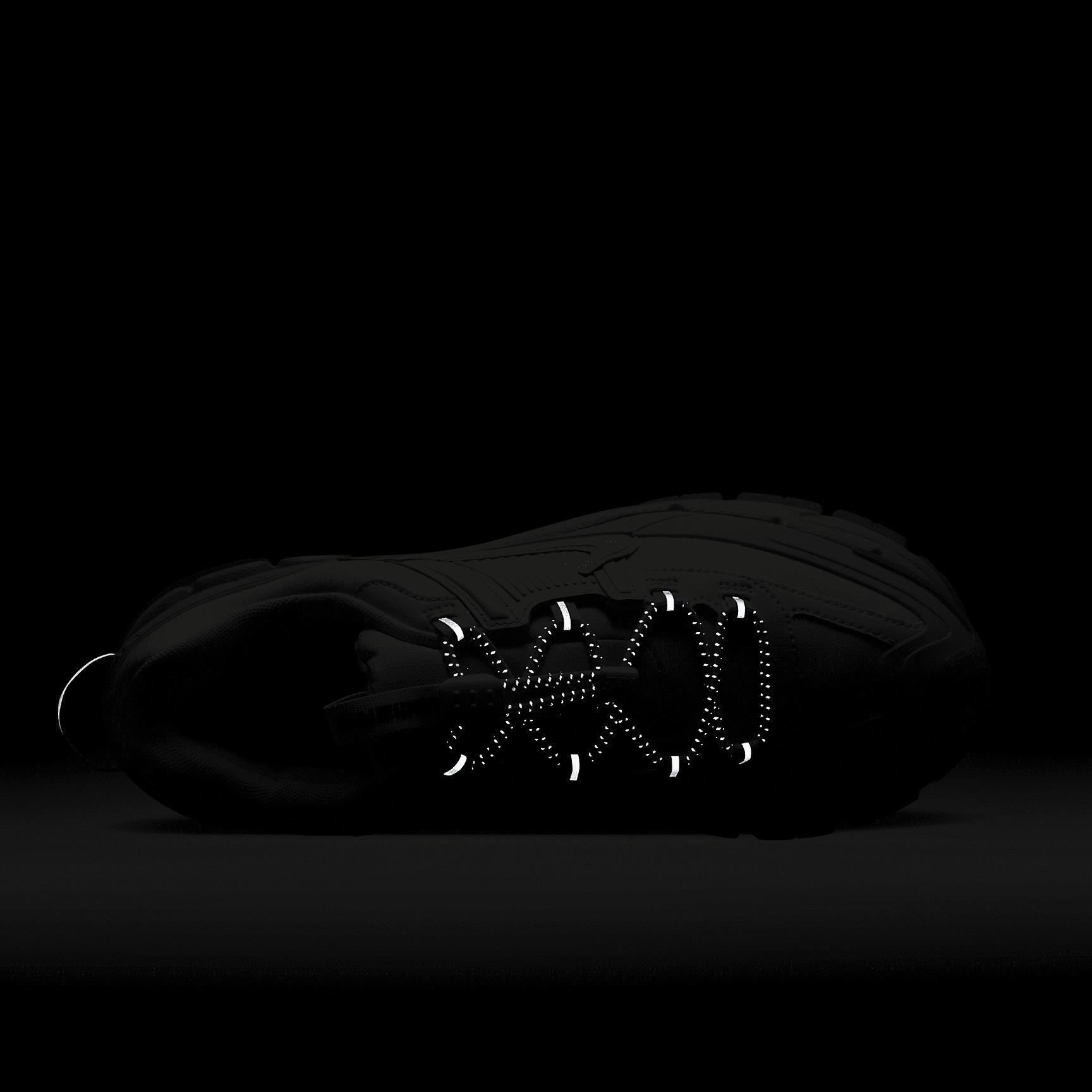 Nike Zoom Vomero Roam Women's Winterized Shoes Product Image