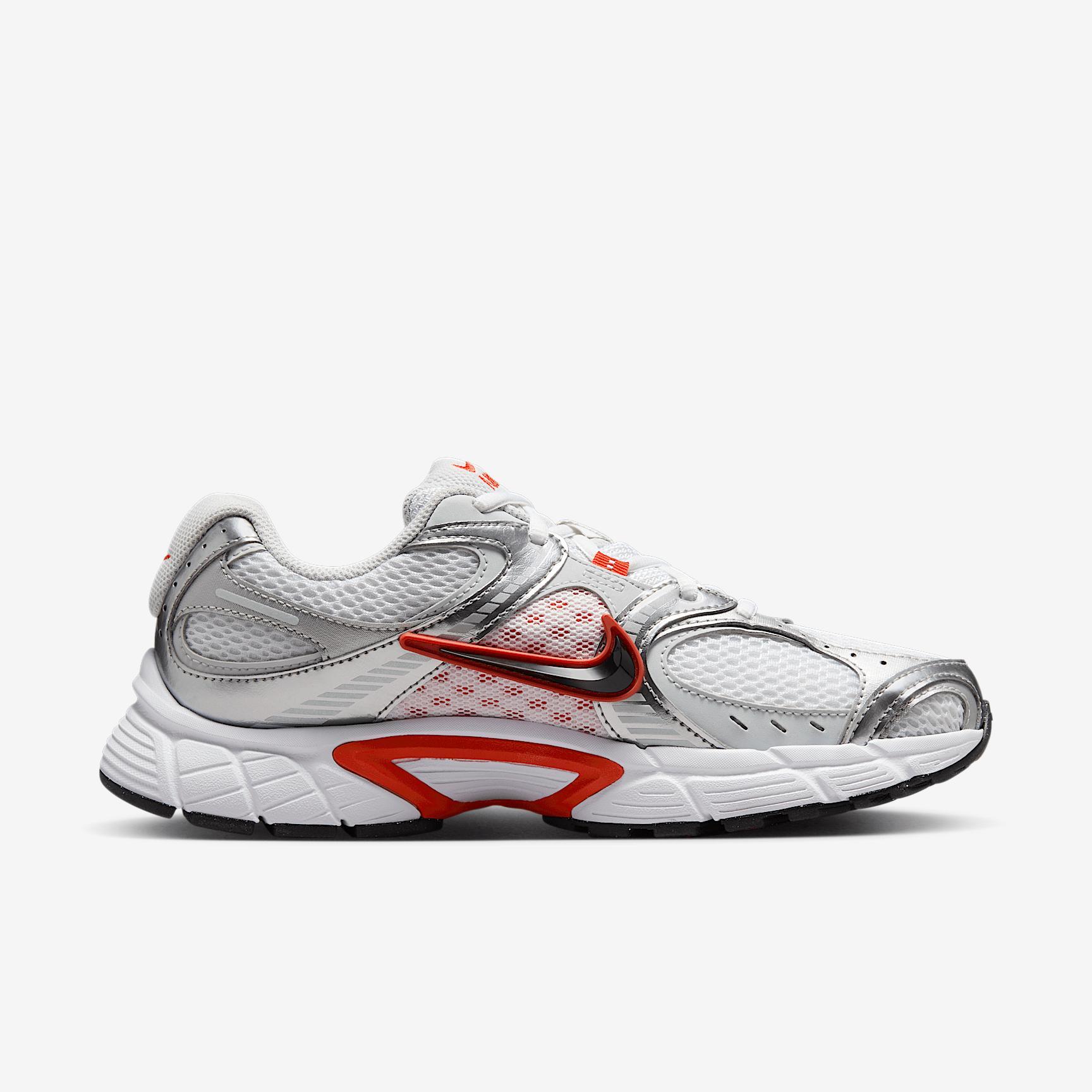 Nike Women's V5 RNR Shoes Product Image