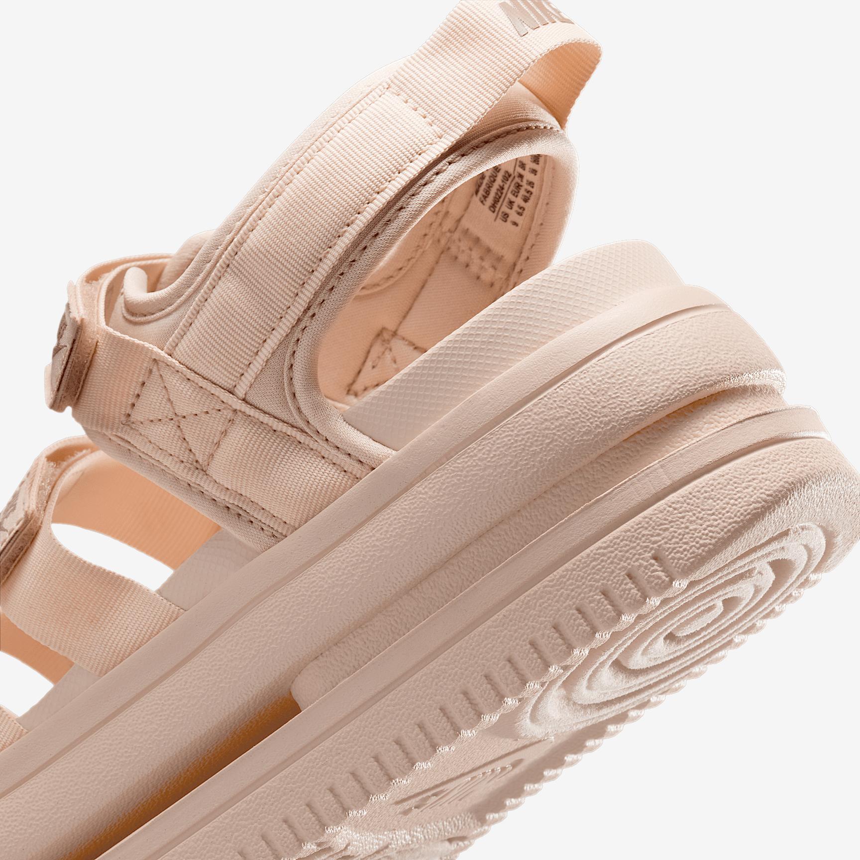 Nike Icon Classic Women's Sandals Product Image