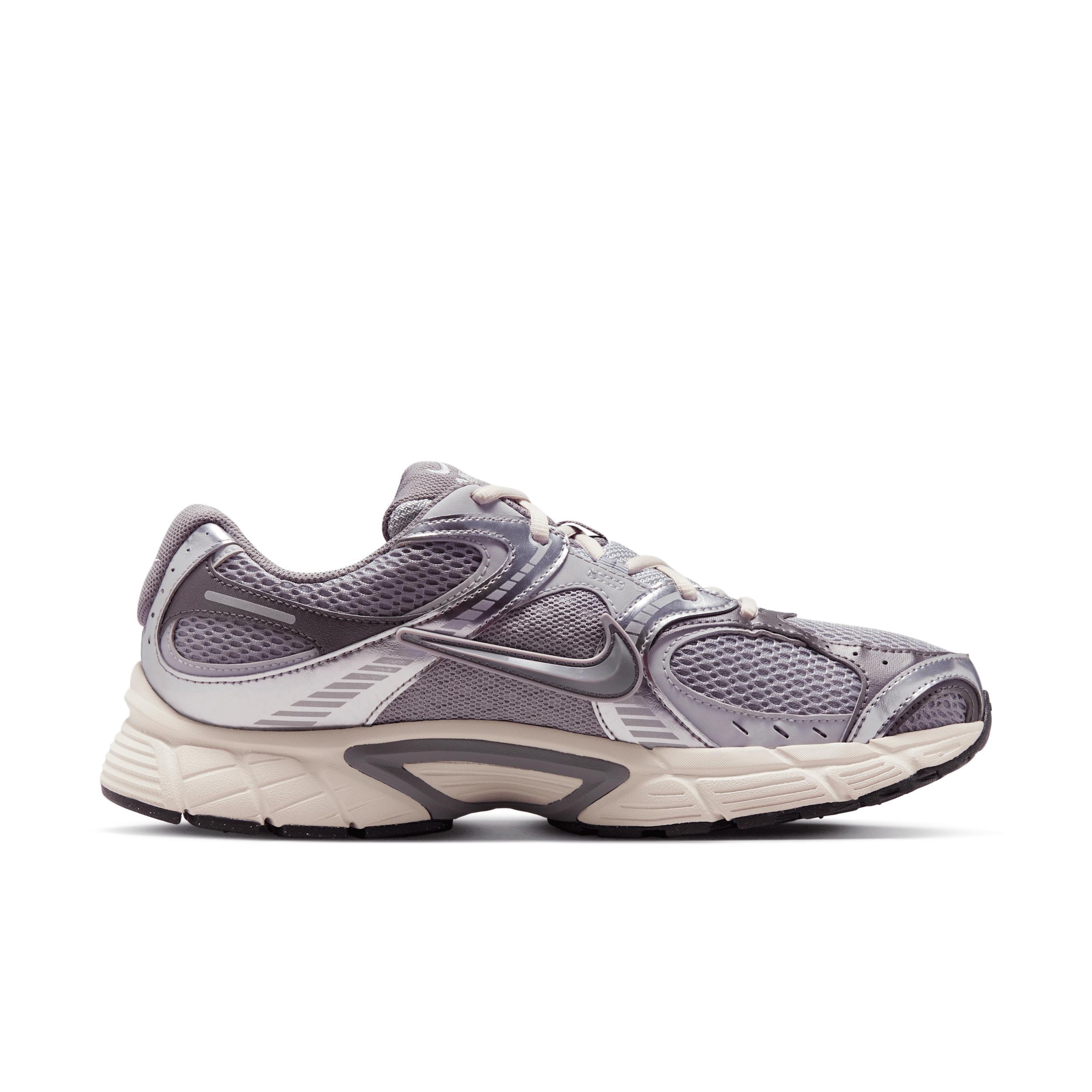 Nike Men's V5 RNR Shoes Product Image