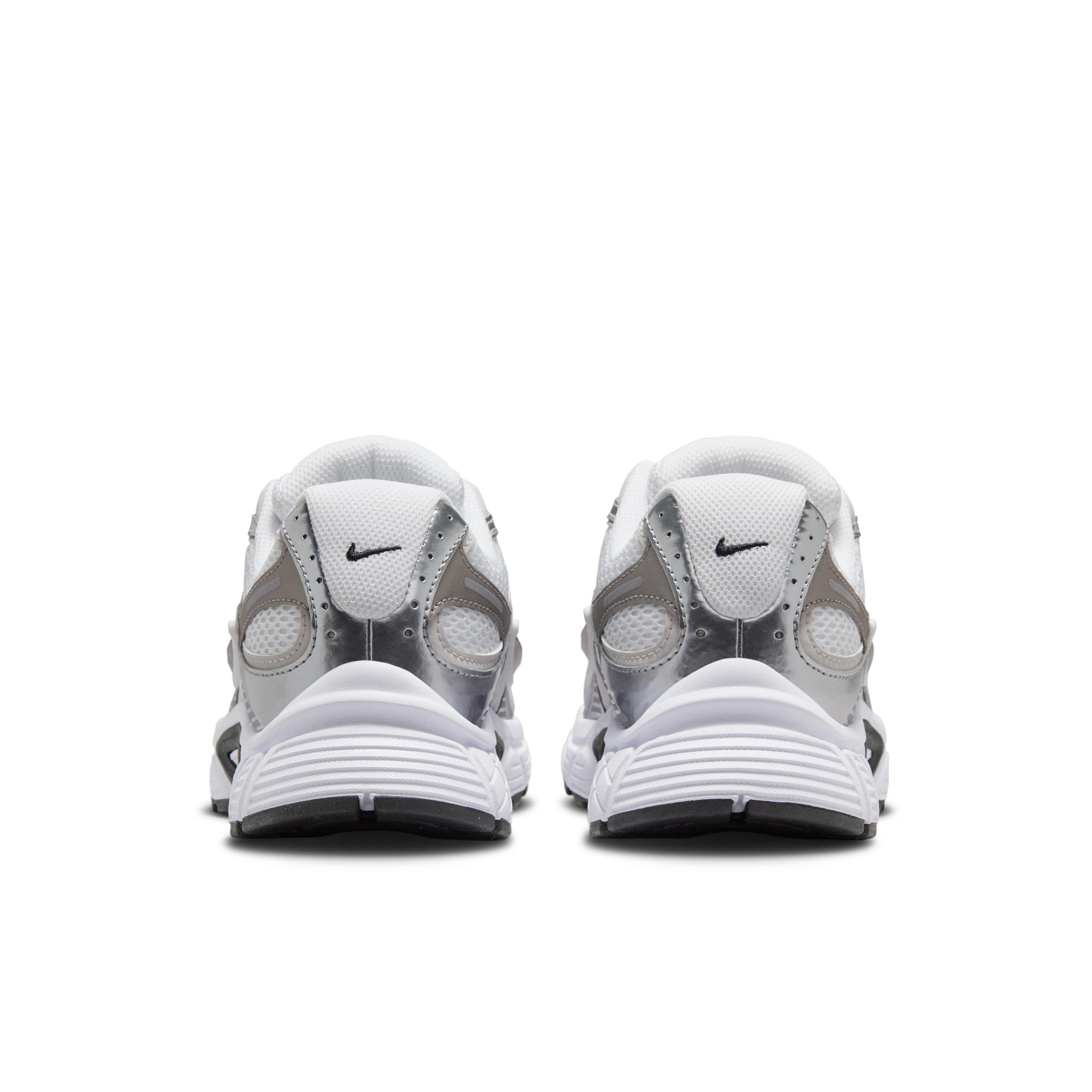 Nike Womens V5 RNR Casual Shoes in Summit White/Sail/Black Product Image