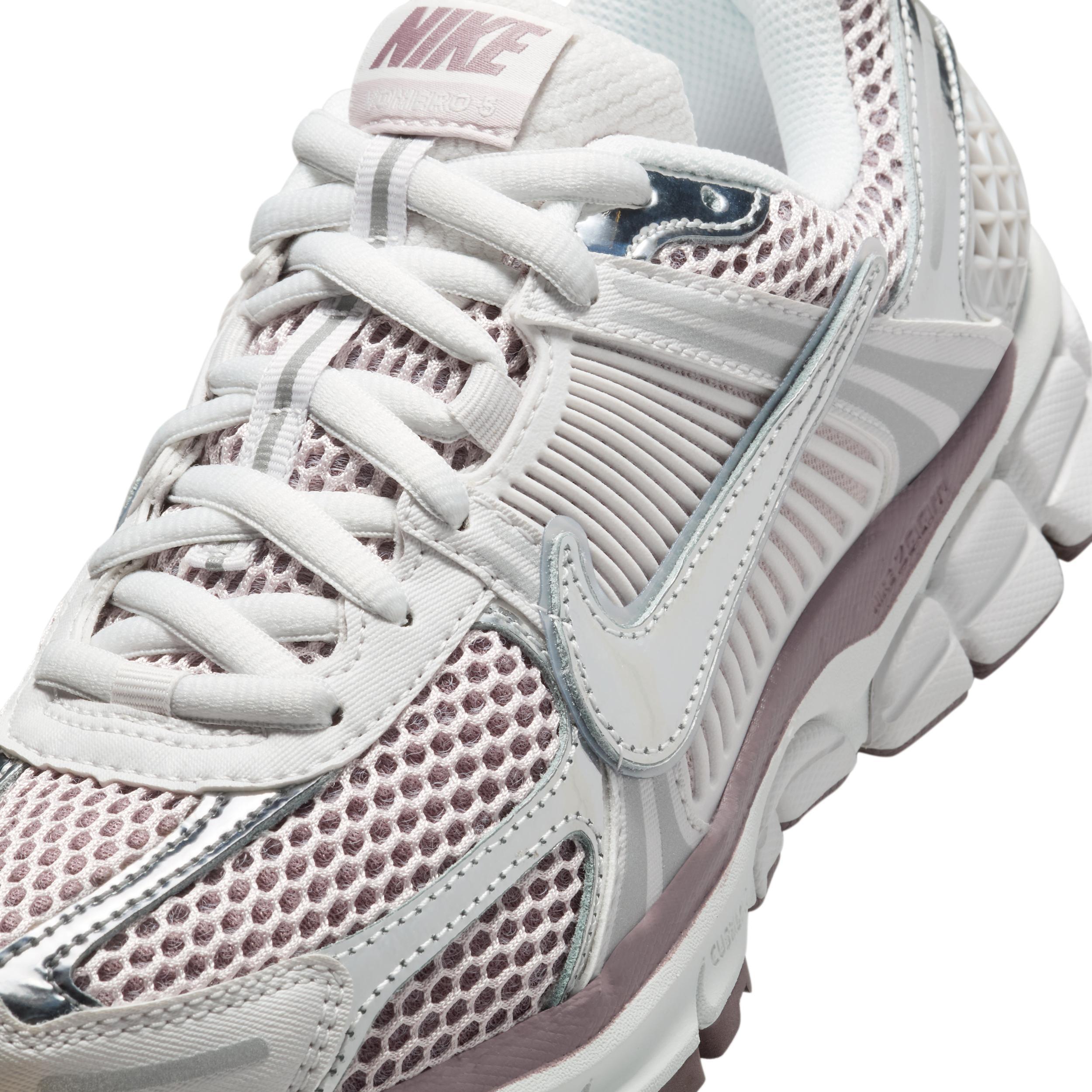Nike Women's Zoom Vomero 5 Shoes Product Image