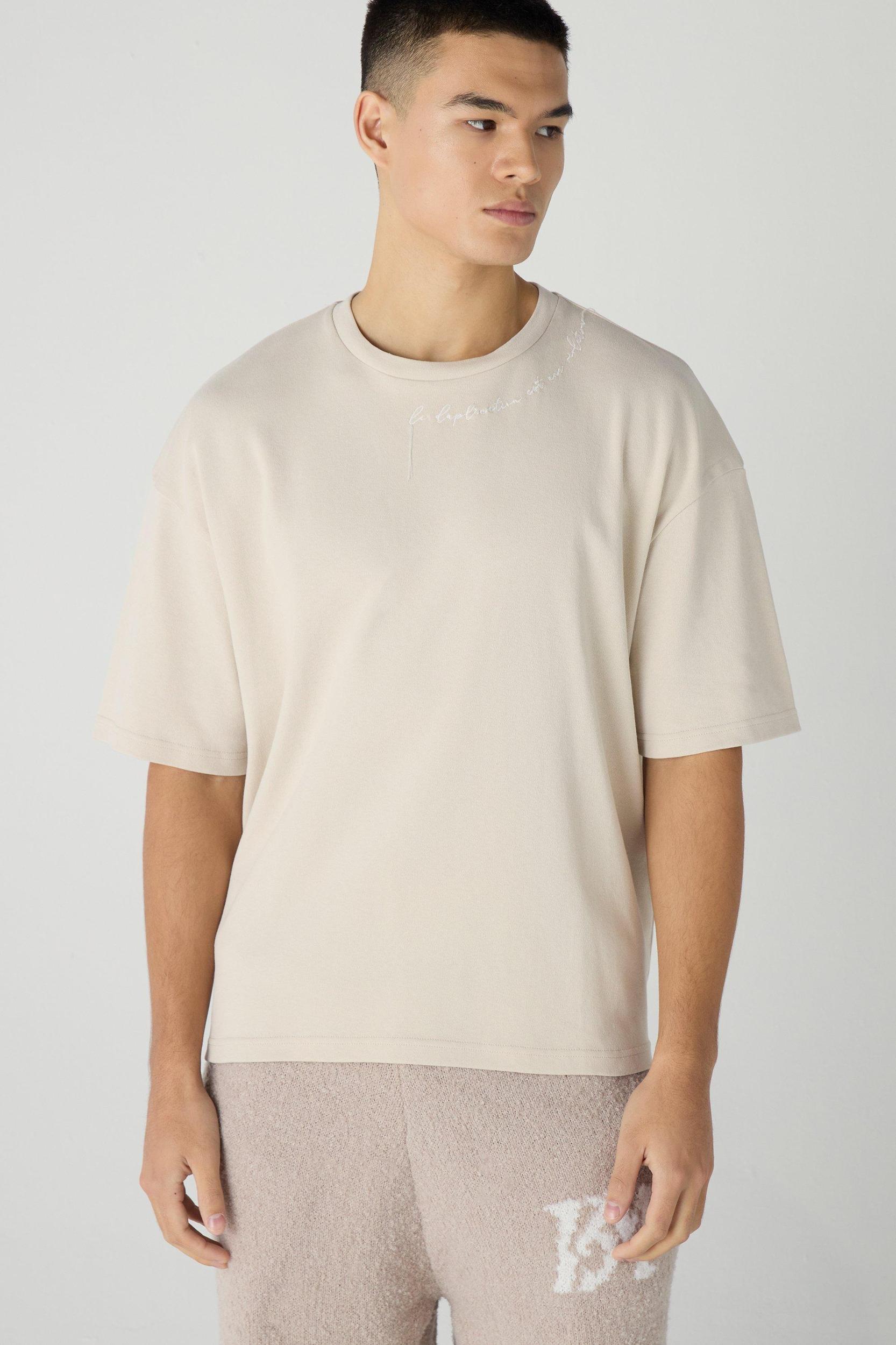 Oversized Boxy Embroidered Graphic T-shirt | boohooMAN USA Product Image